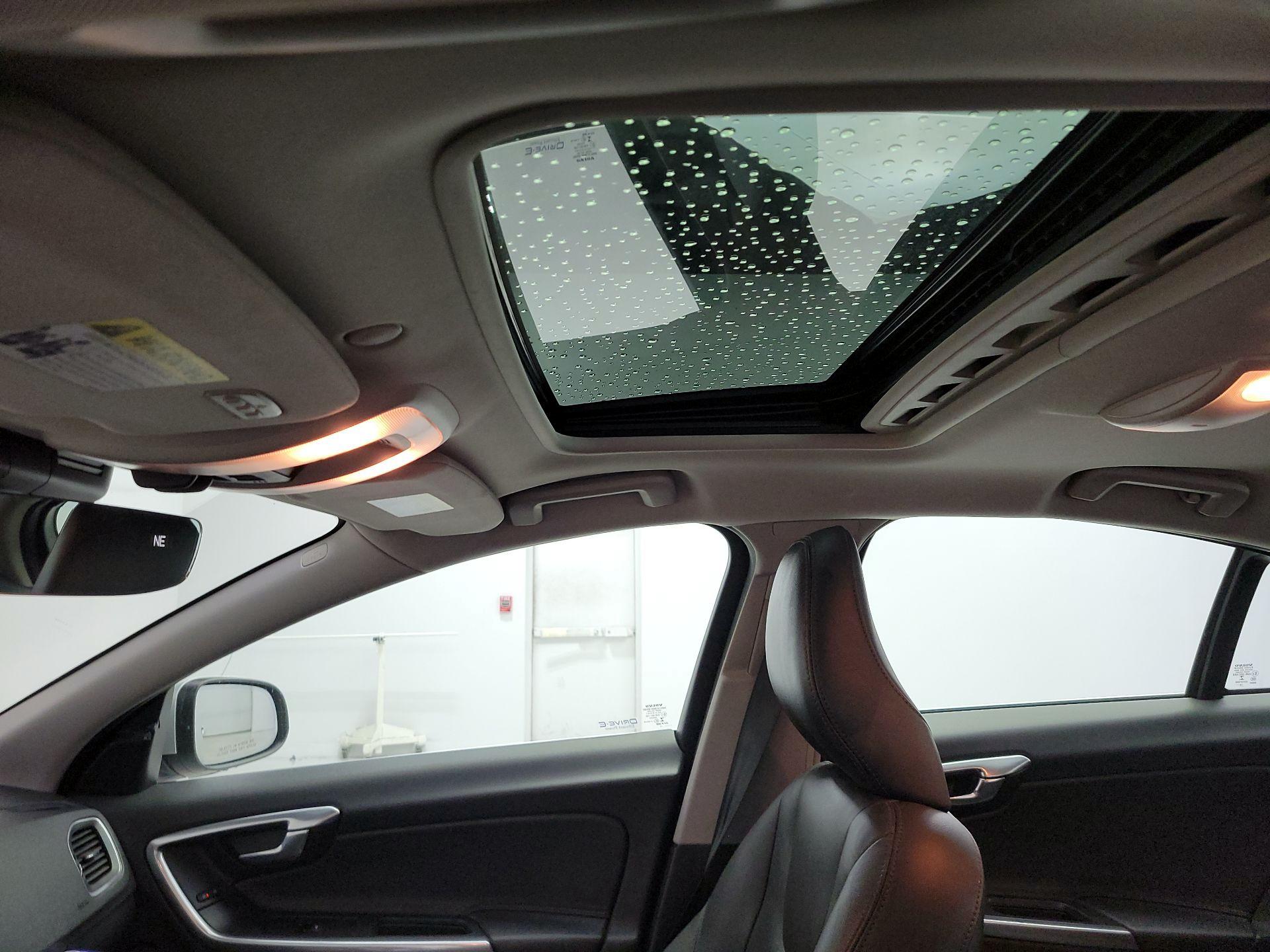 Thumbnail: 2015 Volvo S60 - 20