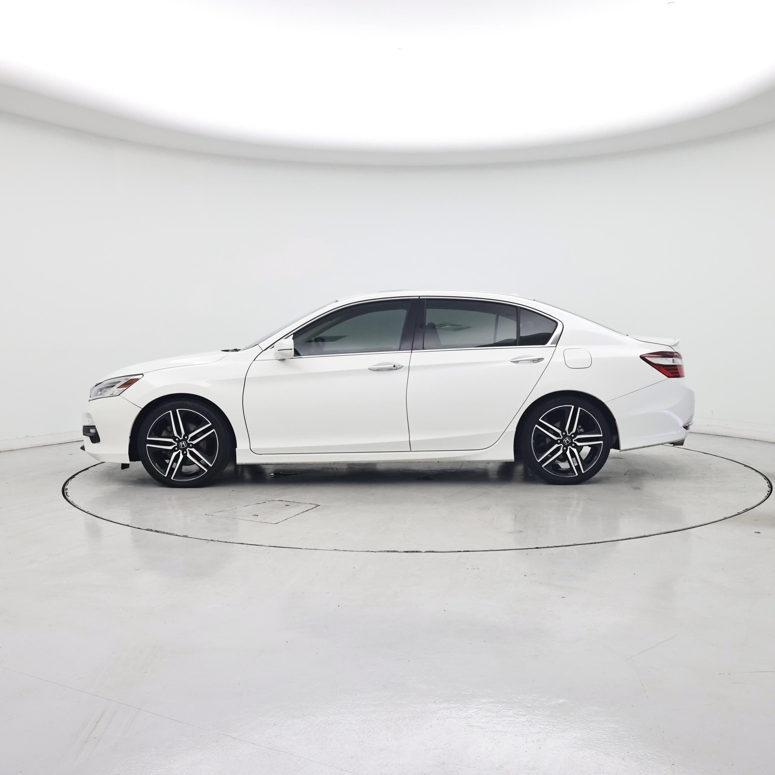 Thumbnail: 2017 Honda Accord - 3