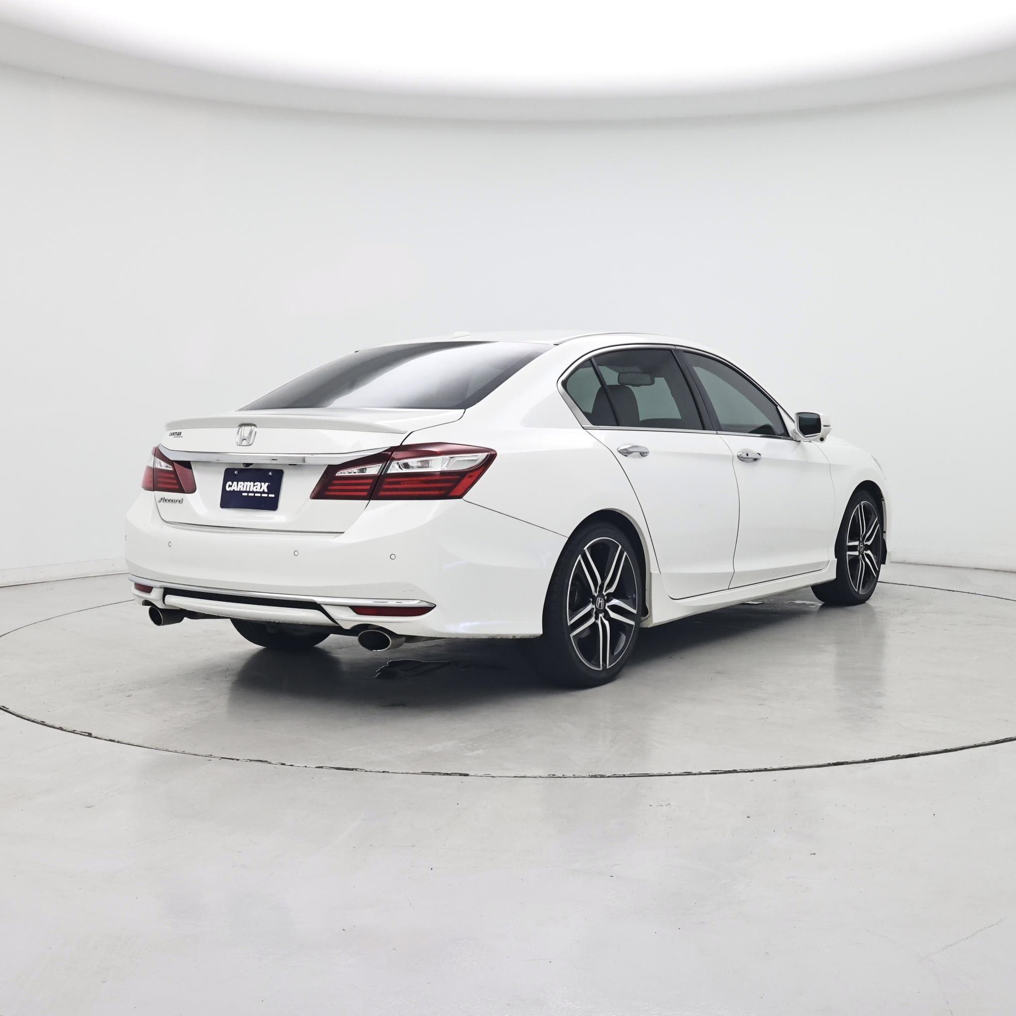 Thumbnail: 2017 Honda Accord - 8