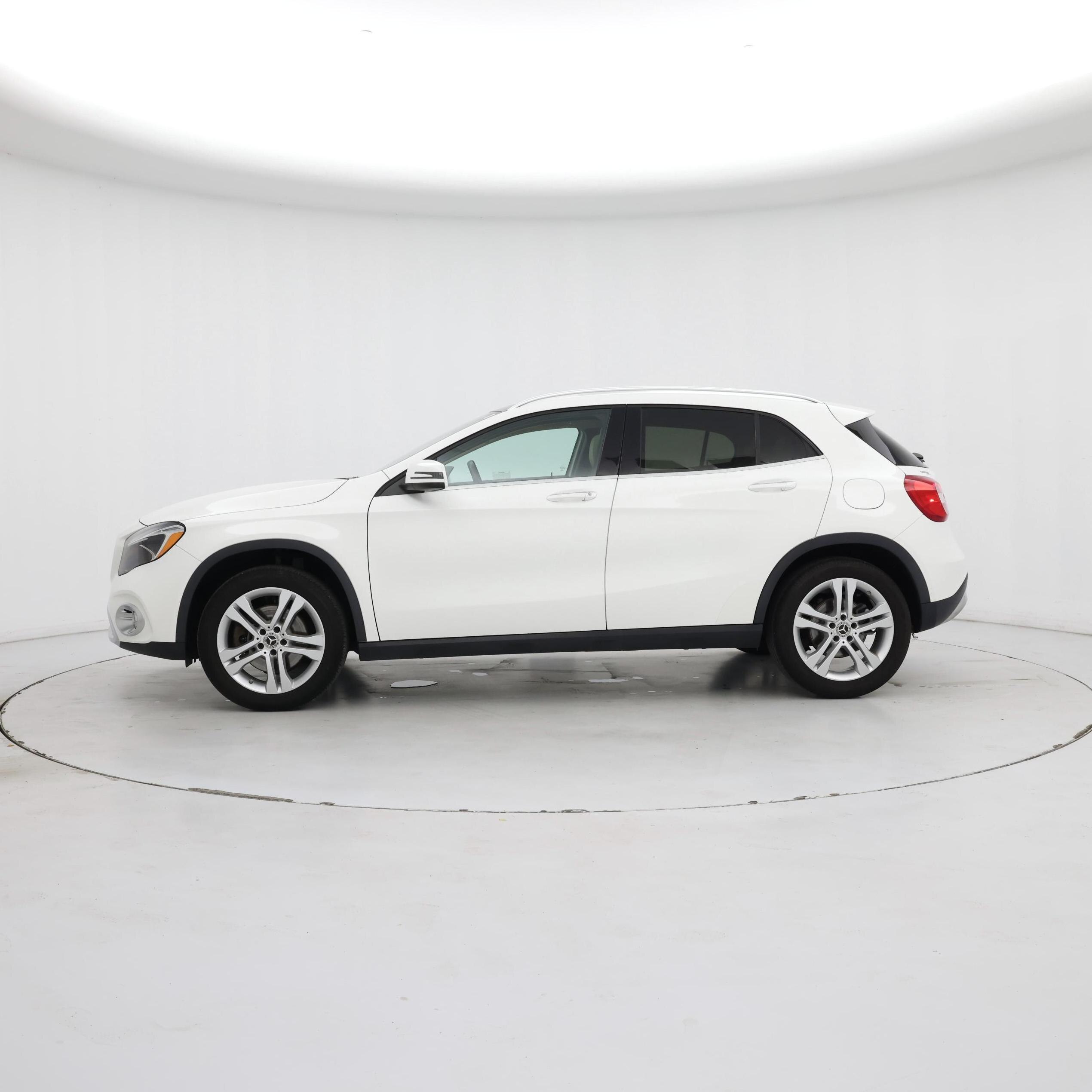 Thumbnail: 2020 Mercedes-Benz GLA - 3