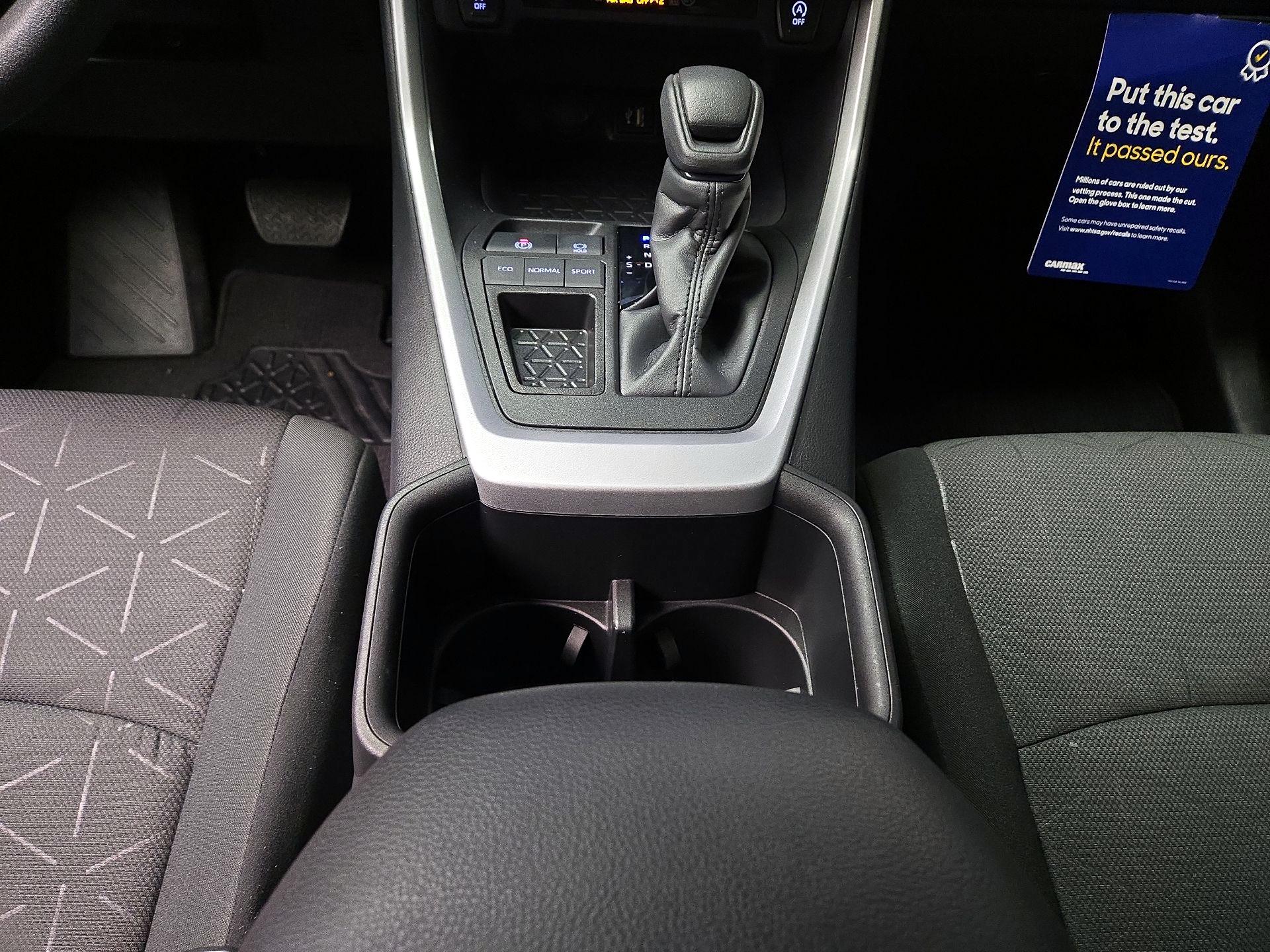 Thumbnail: 2024 Toyota RAV4 - 17