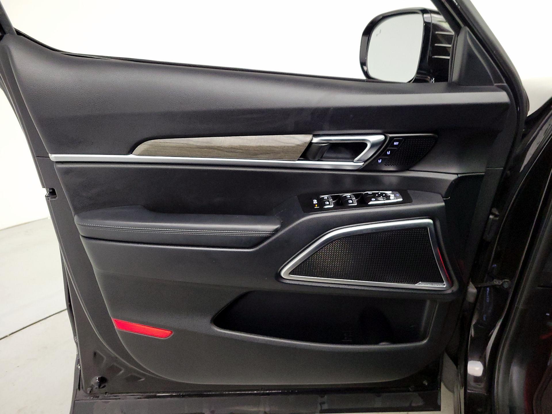Thumbnail: 2020 Kia Telluride - 12