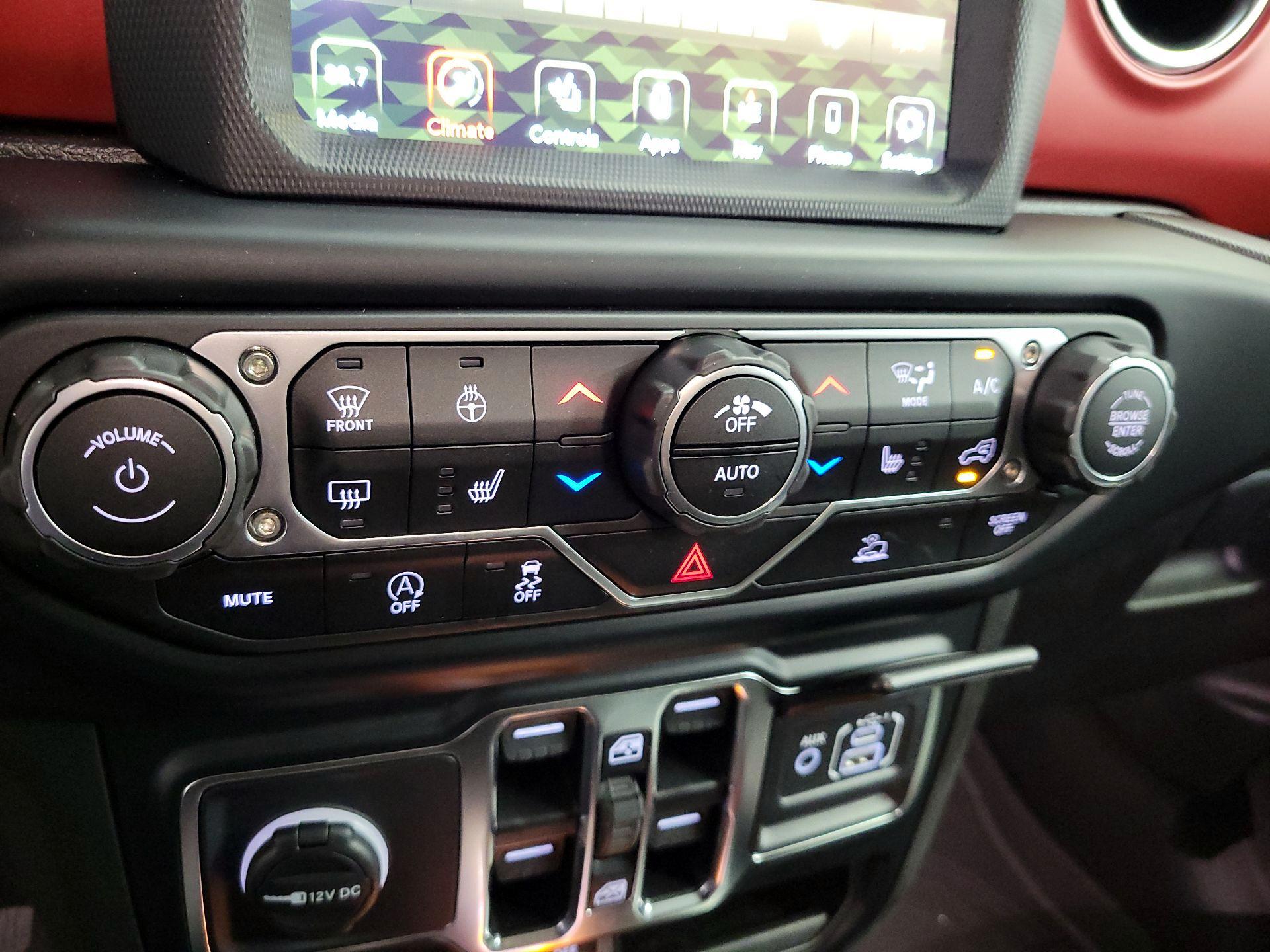 Thumbnail: 2023 Jeep Gladiator - 17