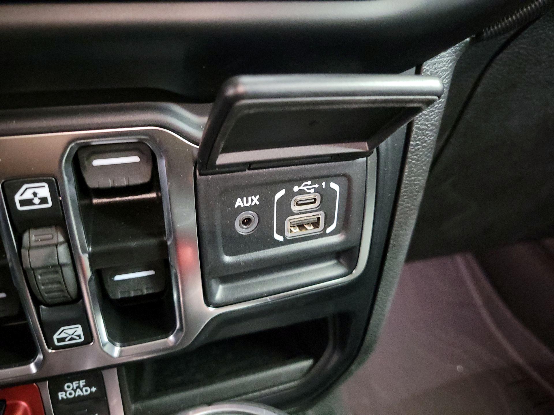 Thumbnail: 2023 Jeep Gladiator - 19