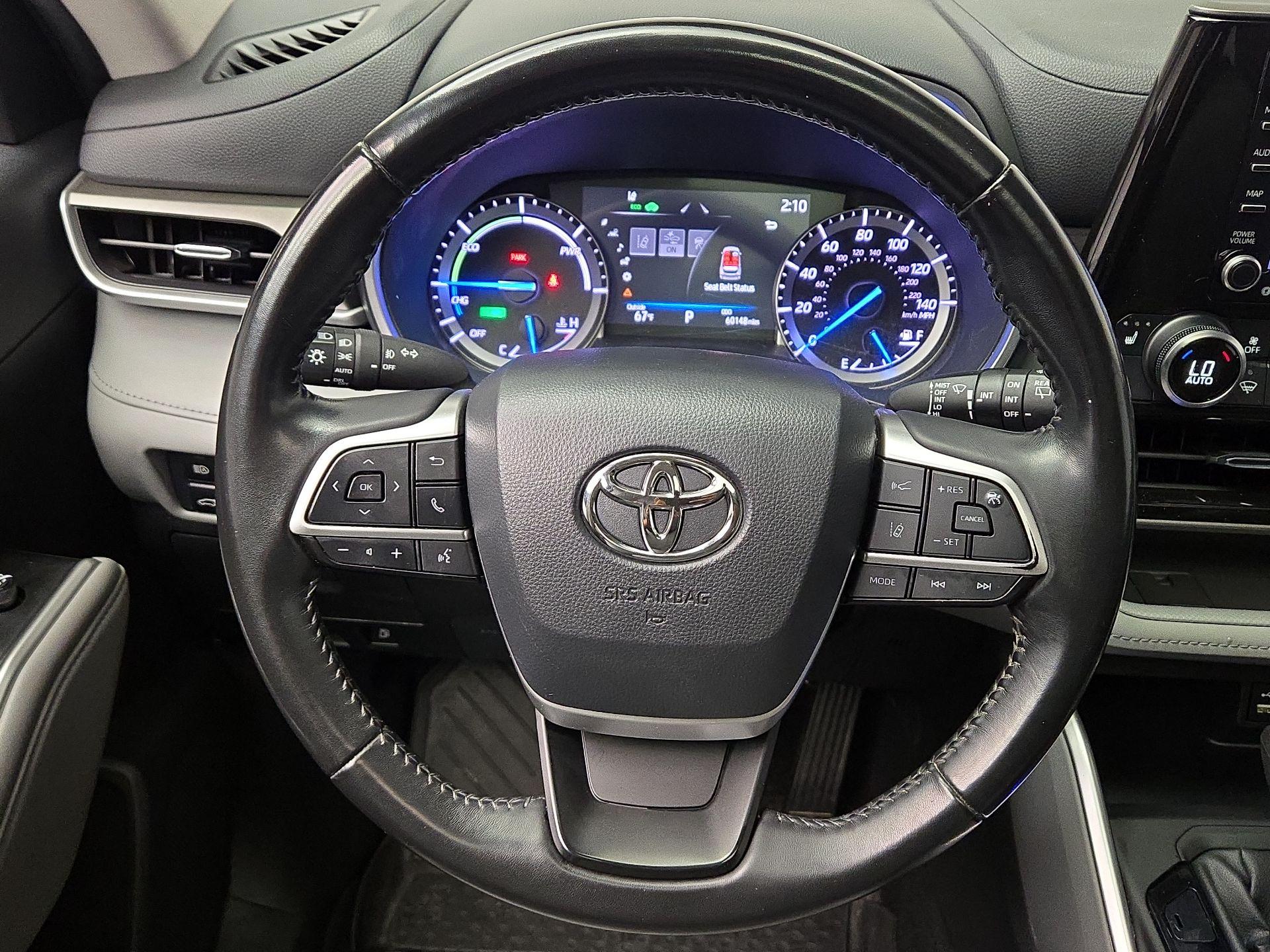 Thumbnail: 2022 Toyota Highlander - 10