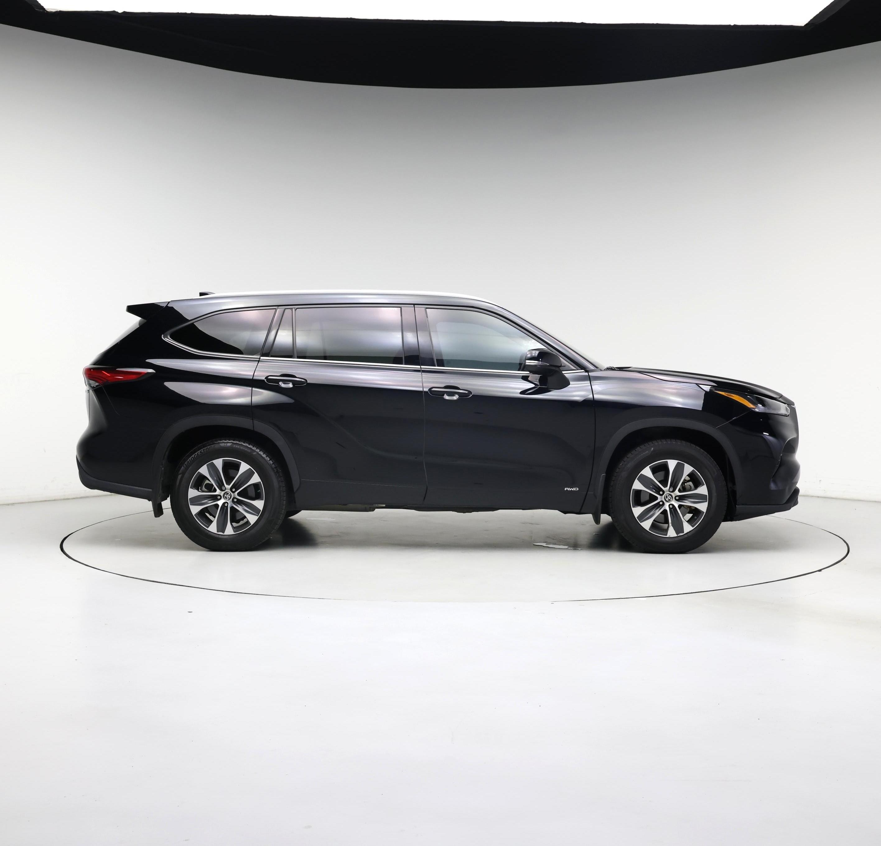Thumbnail: 2022 Toyota Highlander - 7