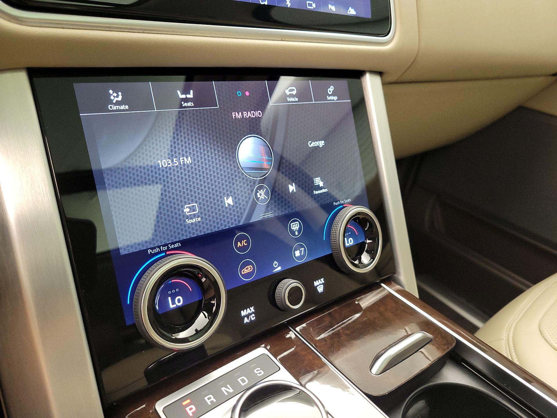 Thumbnail: 2021 Land Rover Range Rover - 16