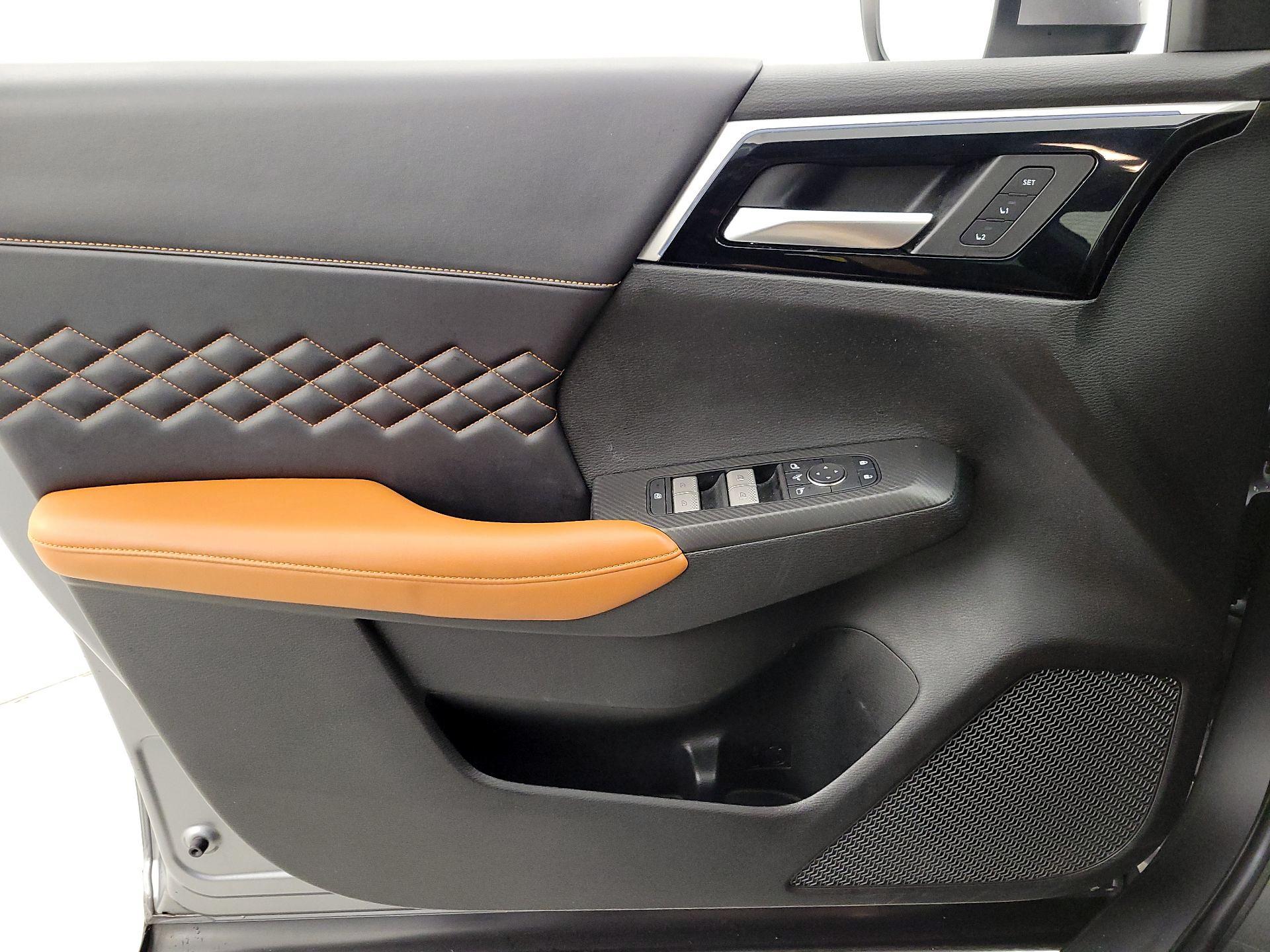 Thumbnail: 2023 Mitsubishi Outlander - 12