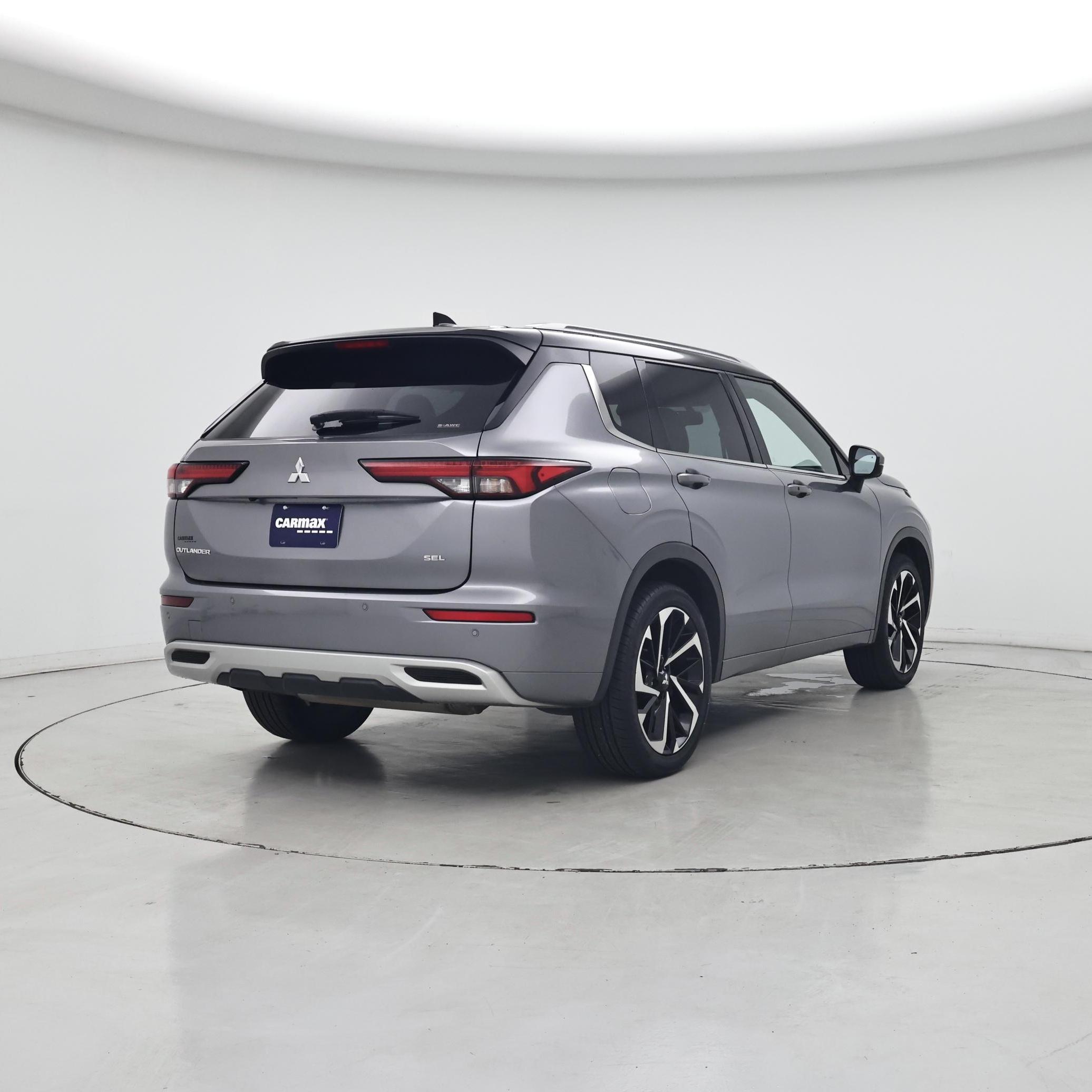 Thumbnail: 2023 Mitsubishi Outlander - 8