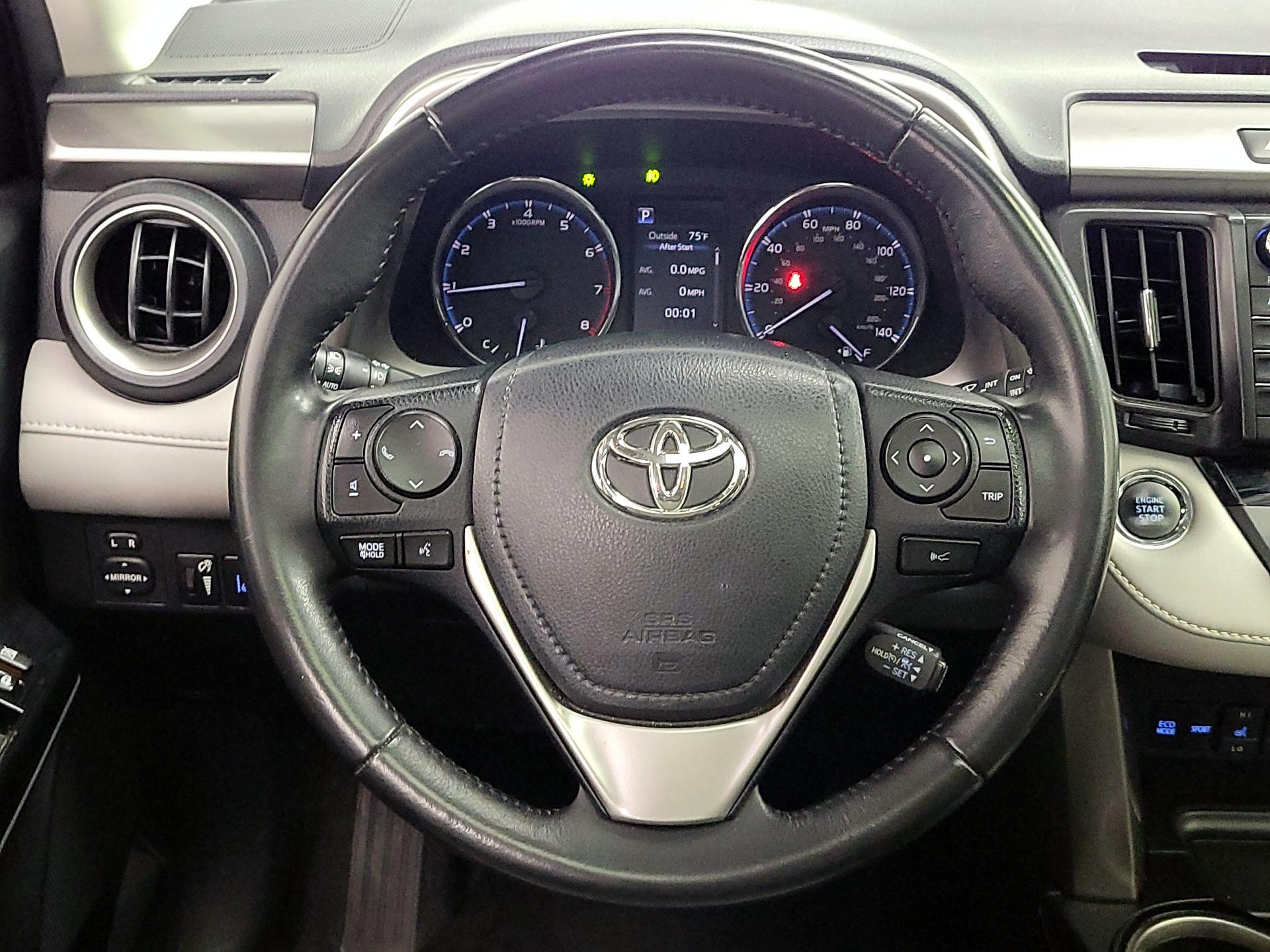 Thumbnail: 2018 Toyota RAV4 - 10