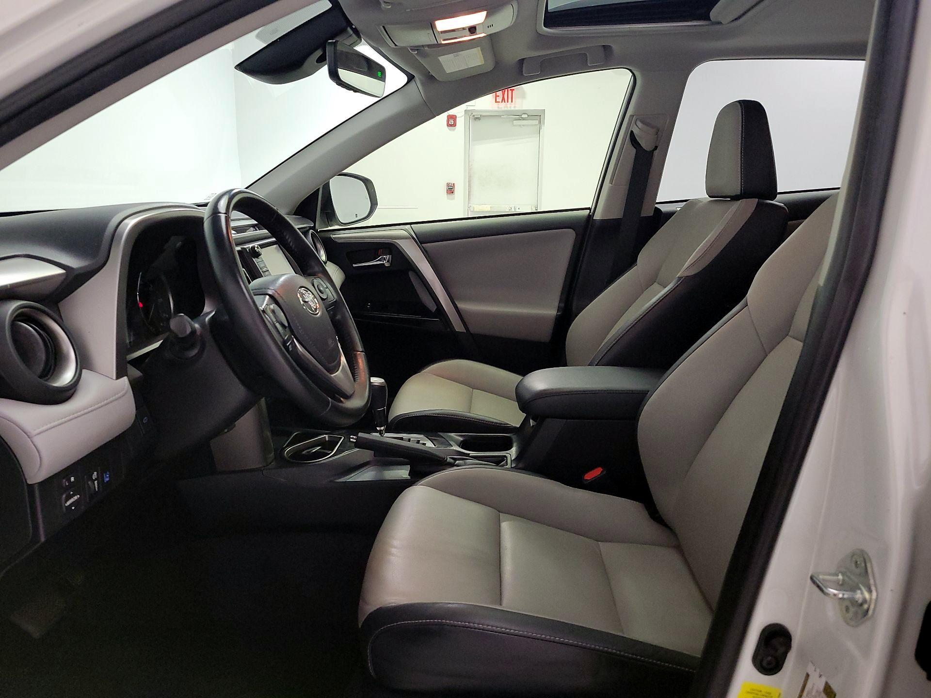 Thumbnail: 2018 Toyota RAV4 - 11