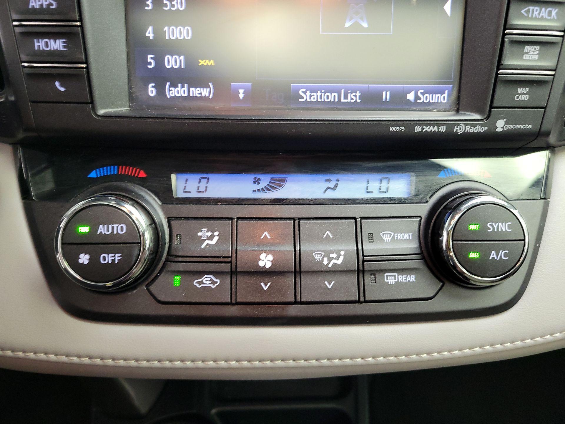 Thumbnail: 2018 Toyota RAV4 - 16