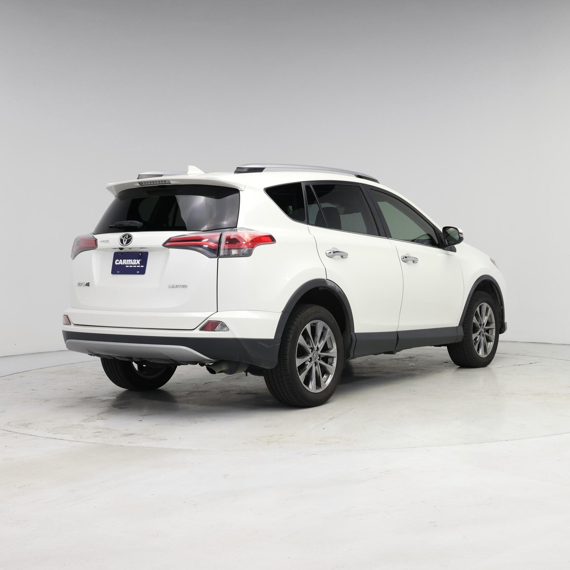 Thumbnail: 2018 Toyota RAV4 - 8