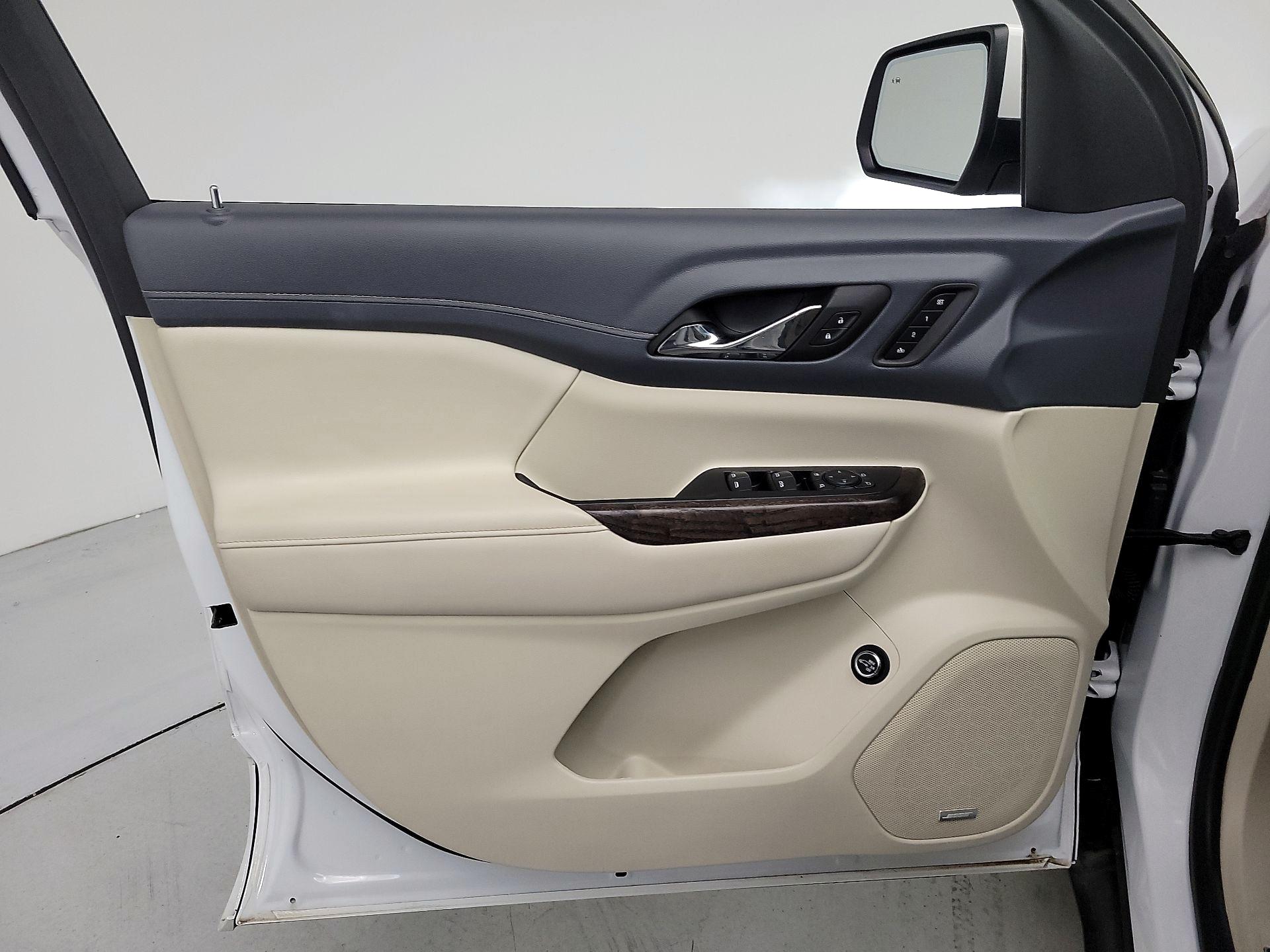 Thumbnail: 2017 GMC Acadia - 12