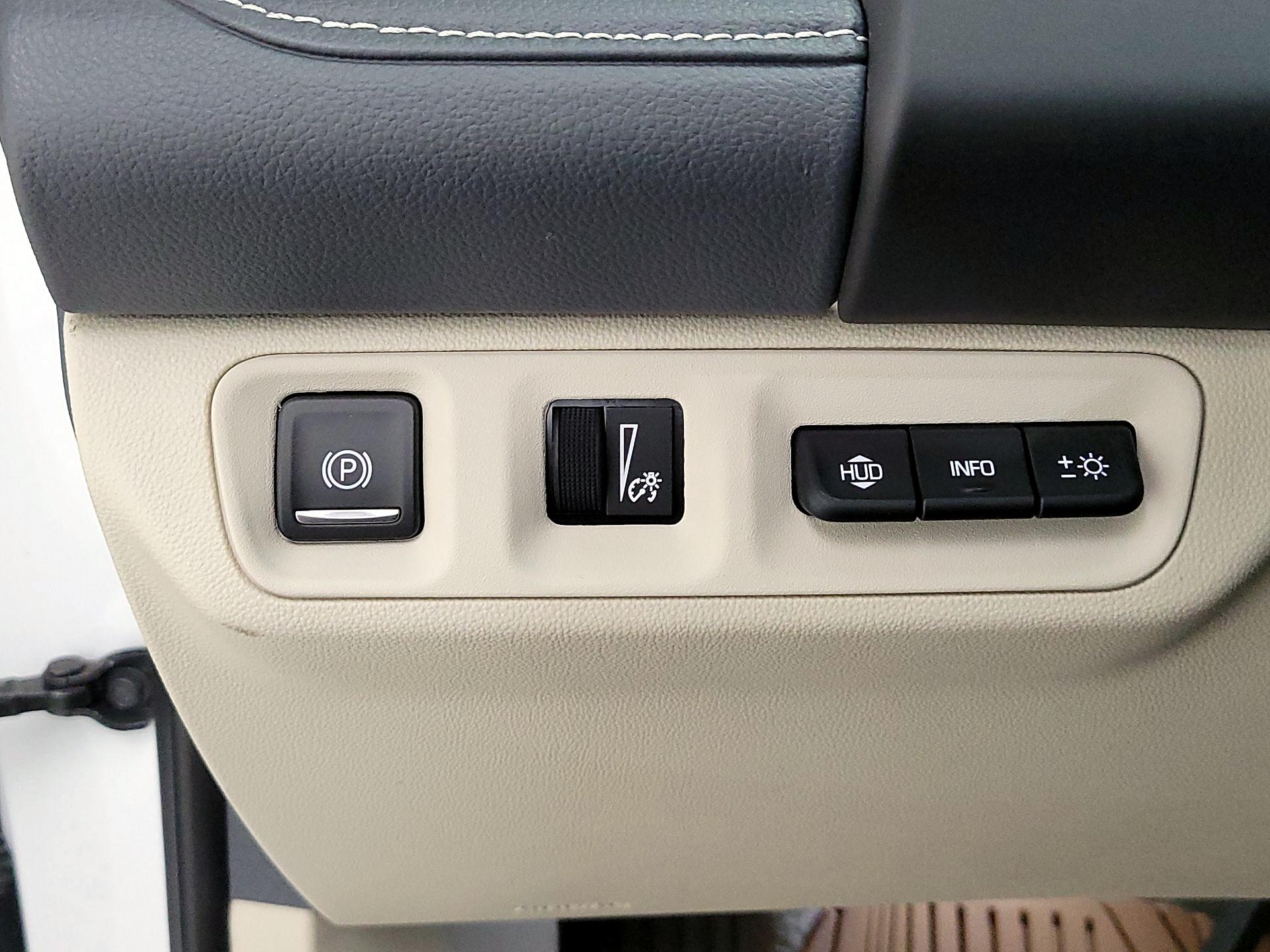 Thumbnail: 2017 GMC Acadia - 13