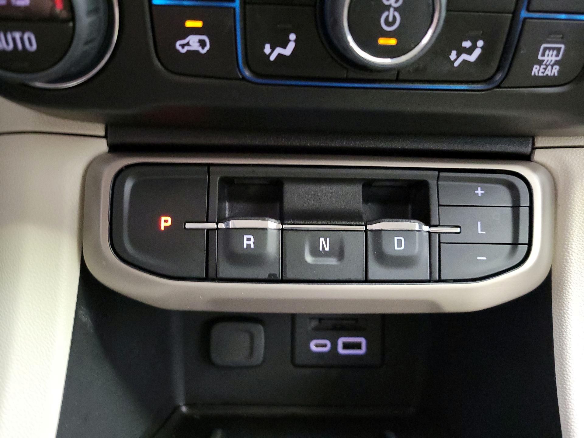 Thumbnail: 2017 GMC Acadia - 18