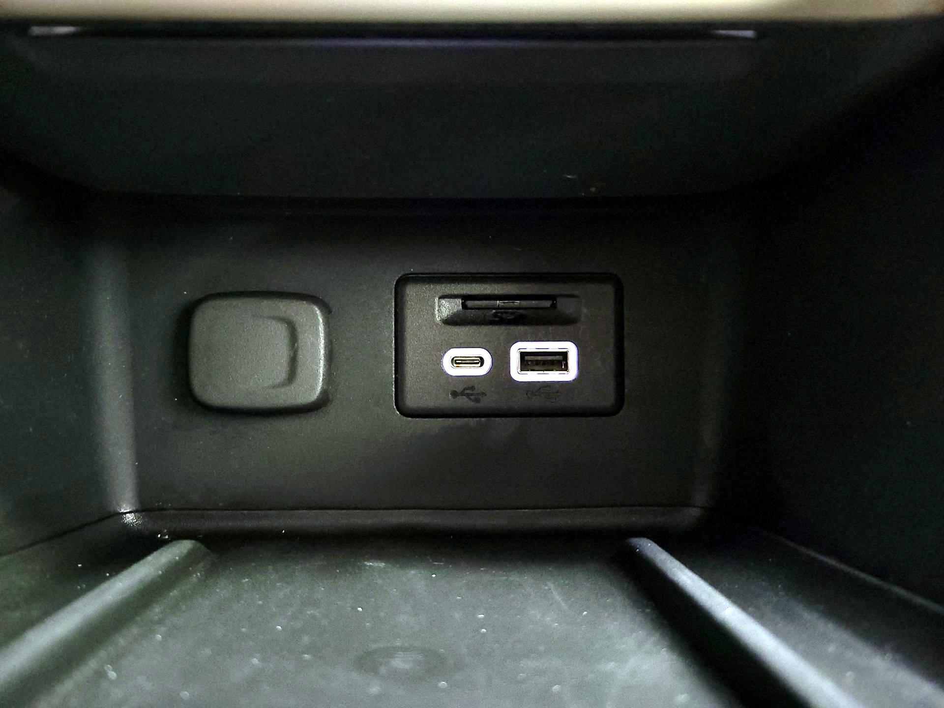 Thumbnail: 2017 GMC Acadia - 19