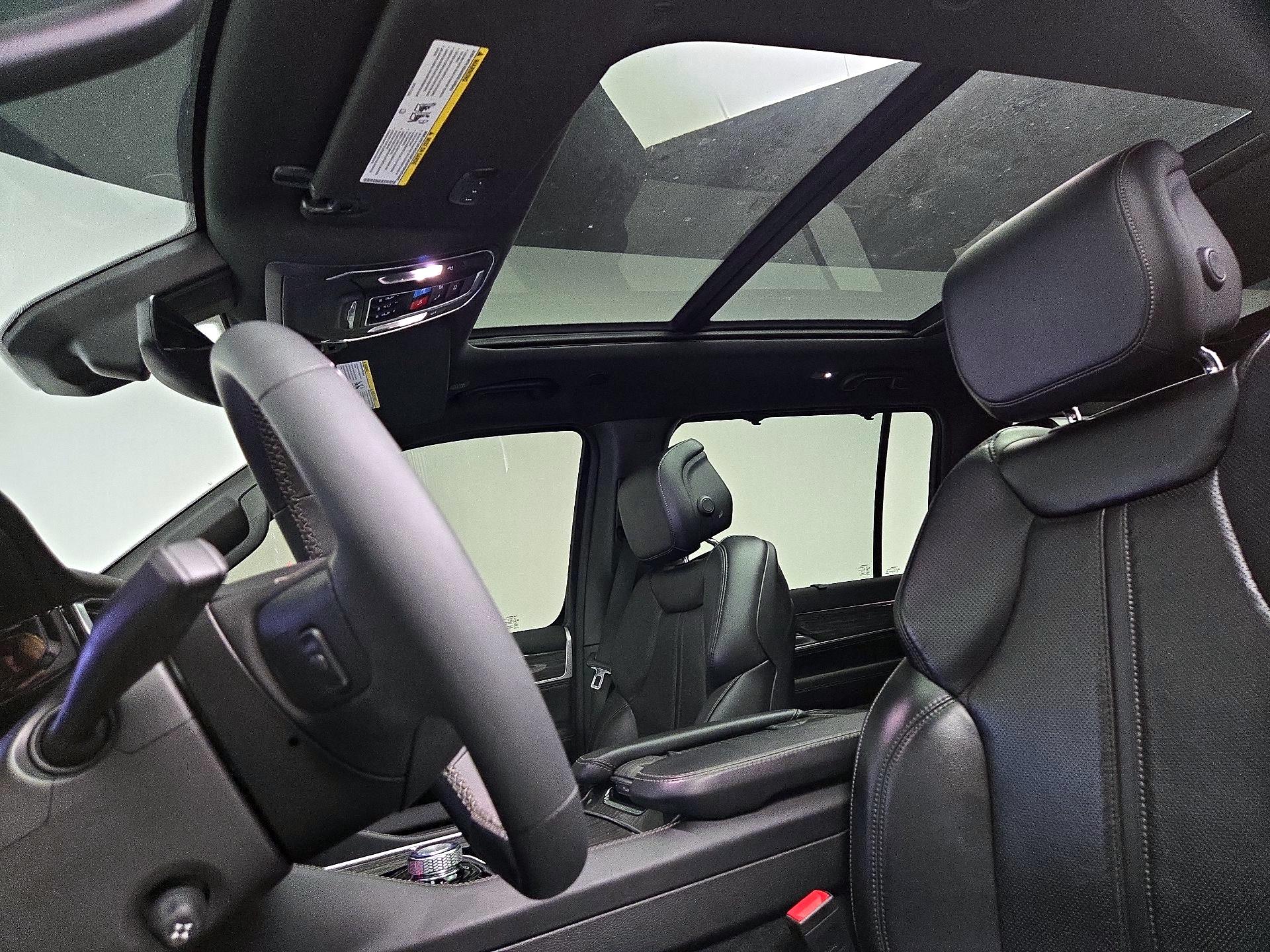 Thumbnail: 2022 Jeep Wagoneer - 20