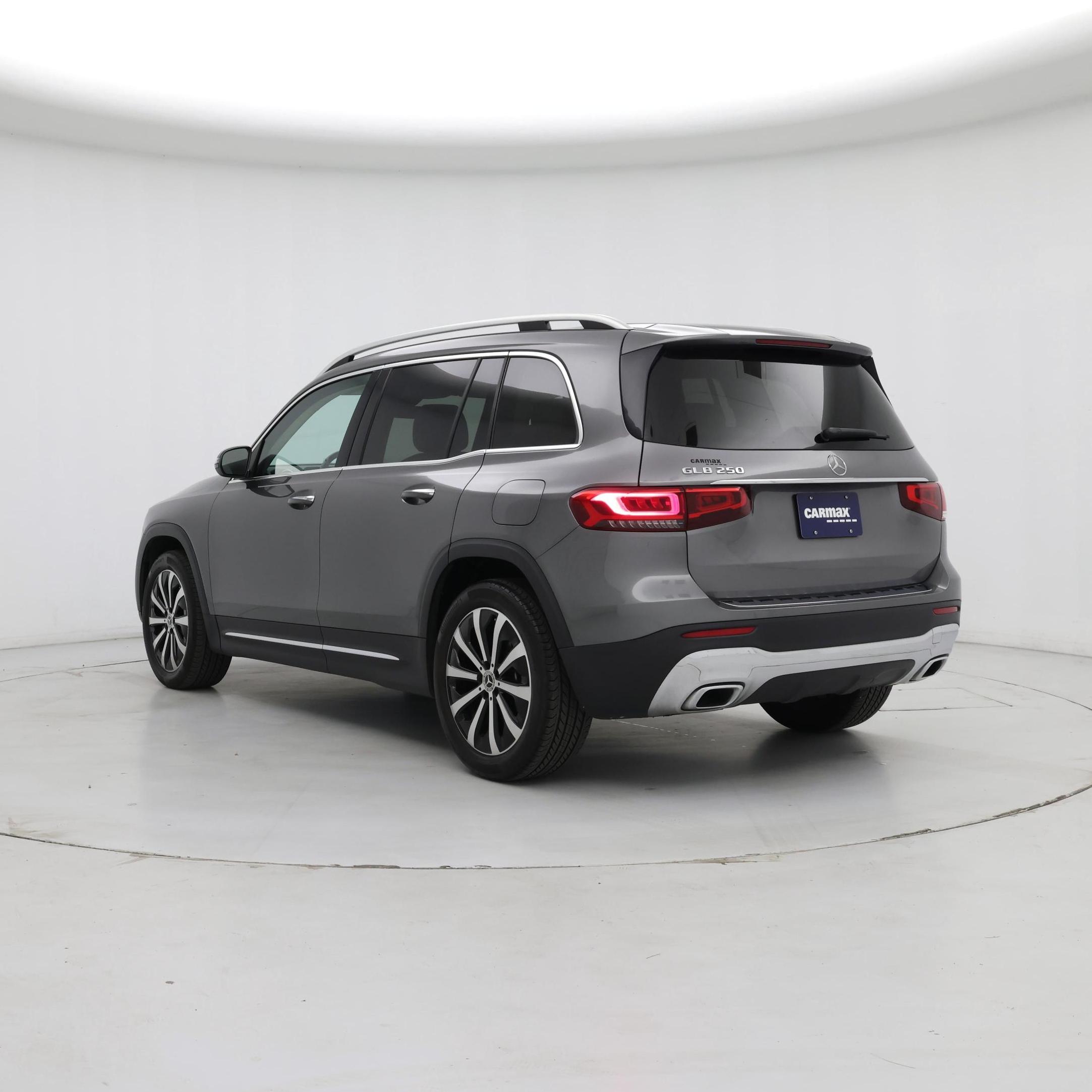 Thumbnail: 2021 Mercedes-Benz GLB - 2