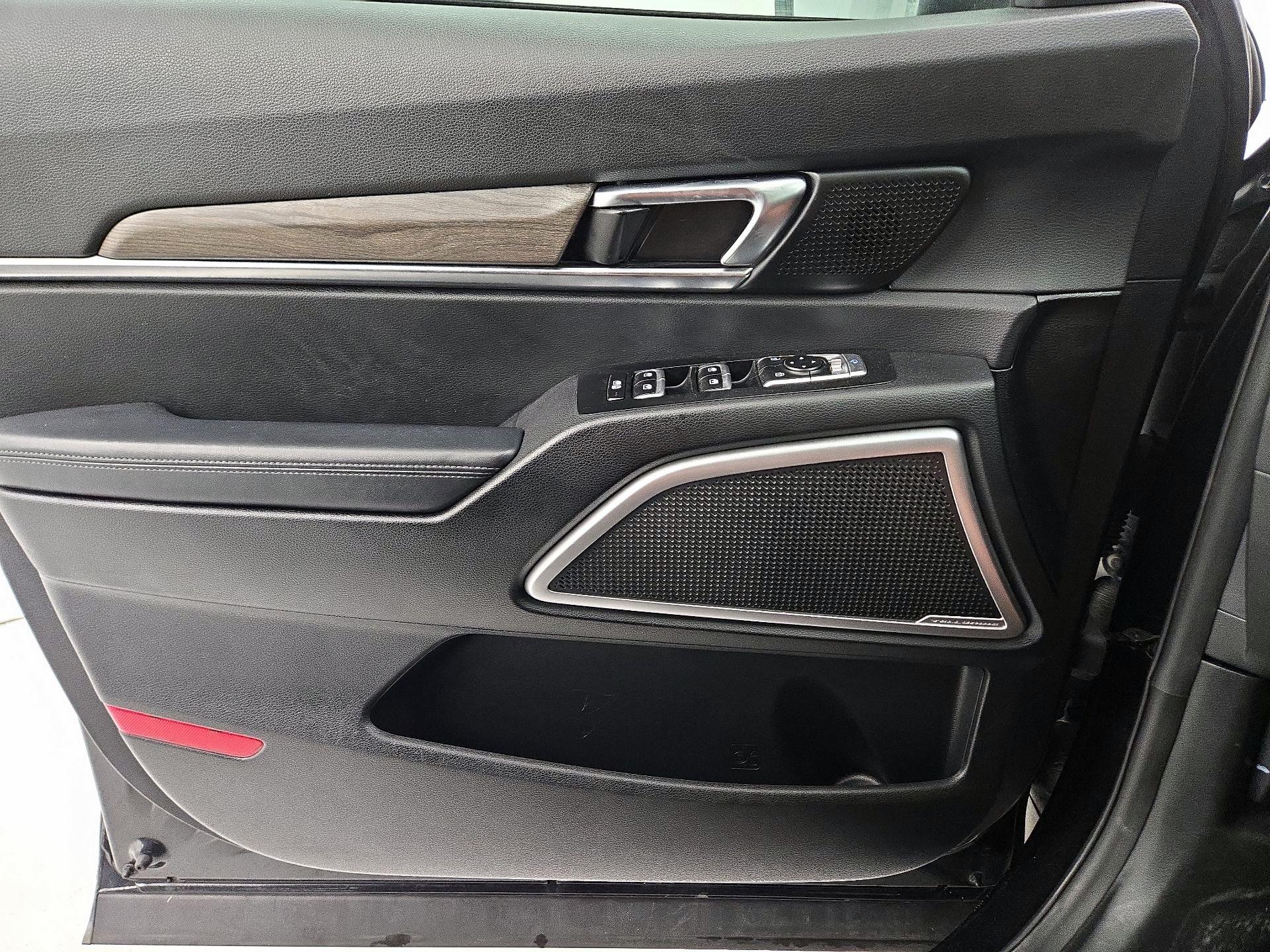 Thumbnail: 2020 Kia Telluride - 12