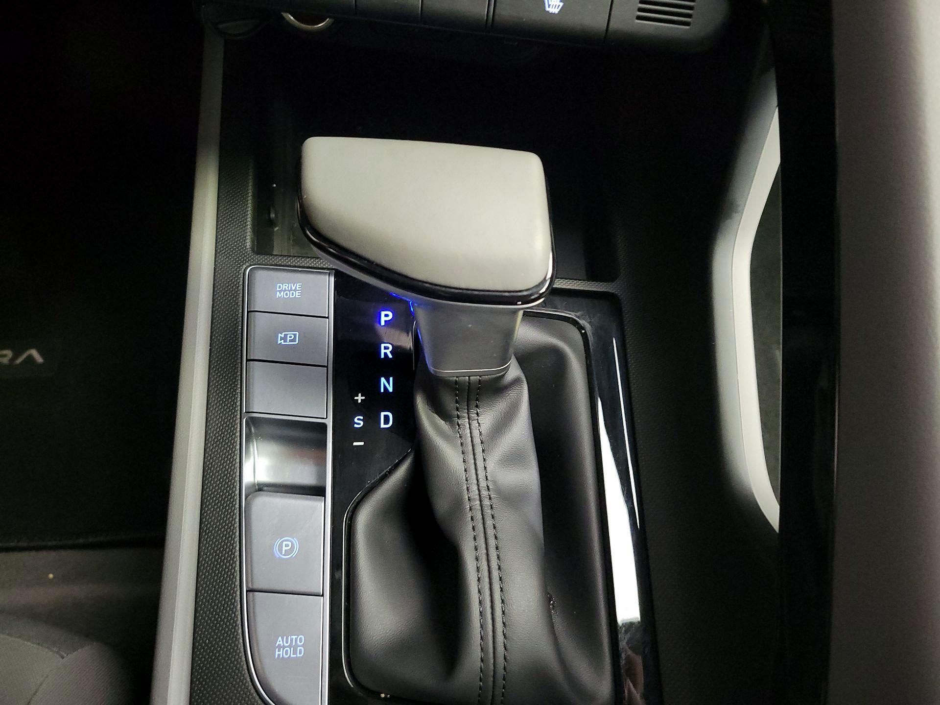 Thumbnail: 2023 Hyundai Elantra - 18