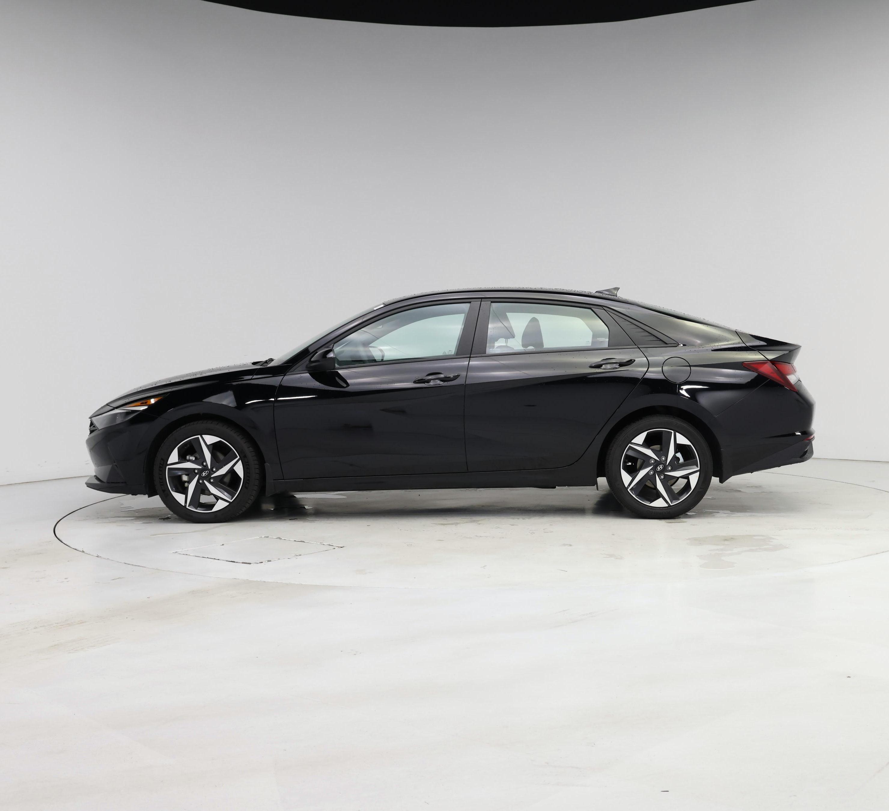 Thumbnail: 2023 Hyundai Elantra - 3