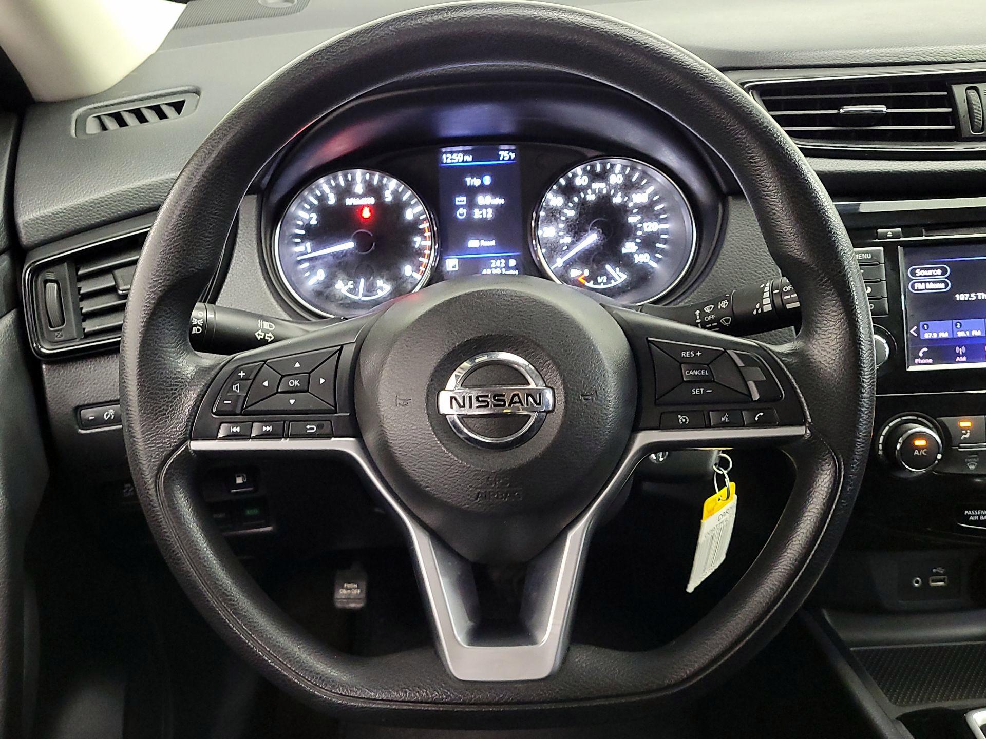 Thumbnail: 2018 Nissan Rogue - 10