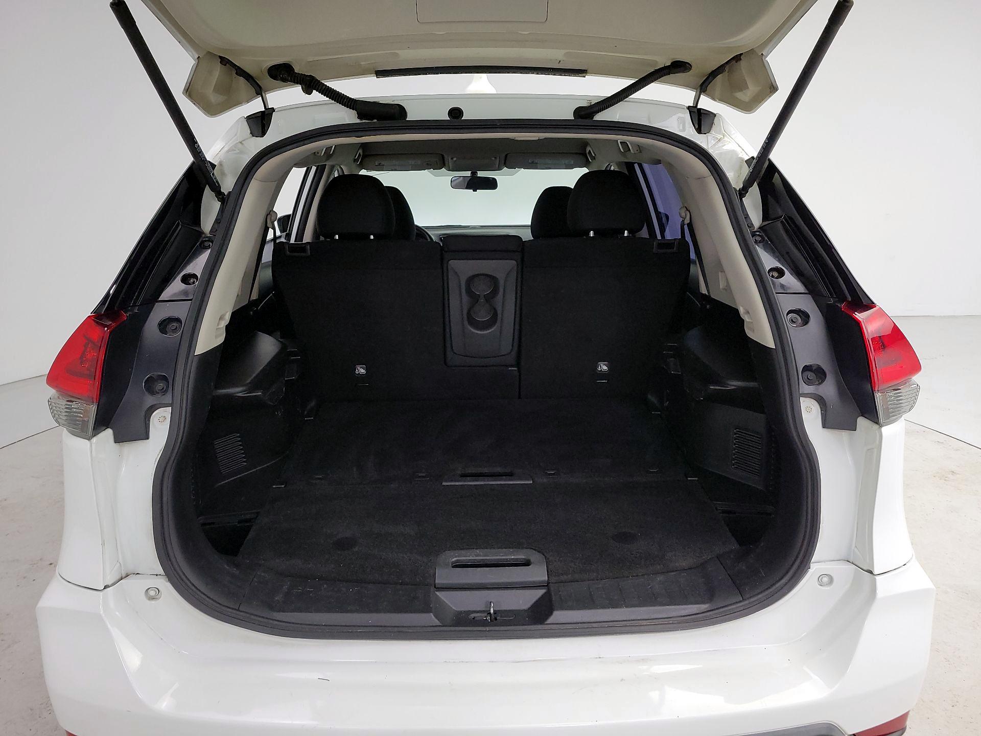 Thumbnail: 2018 Nissan Rogue - 20