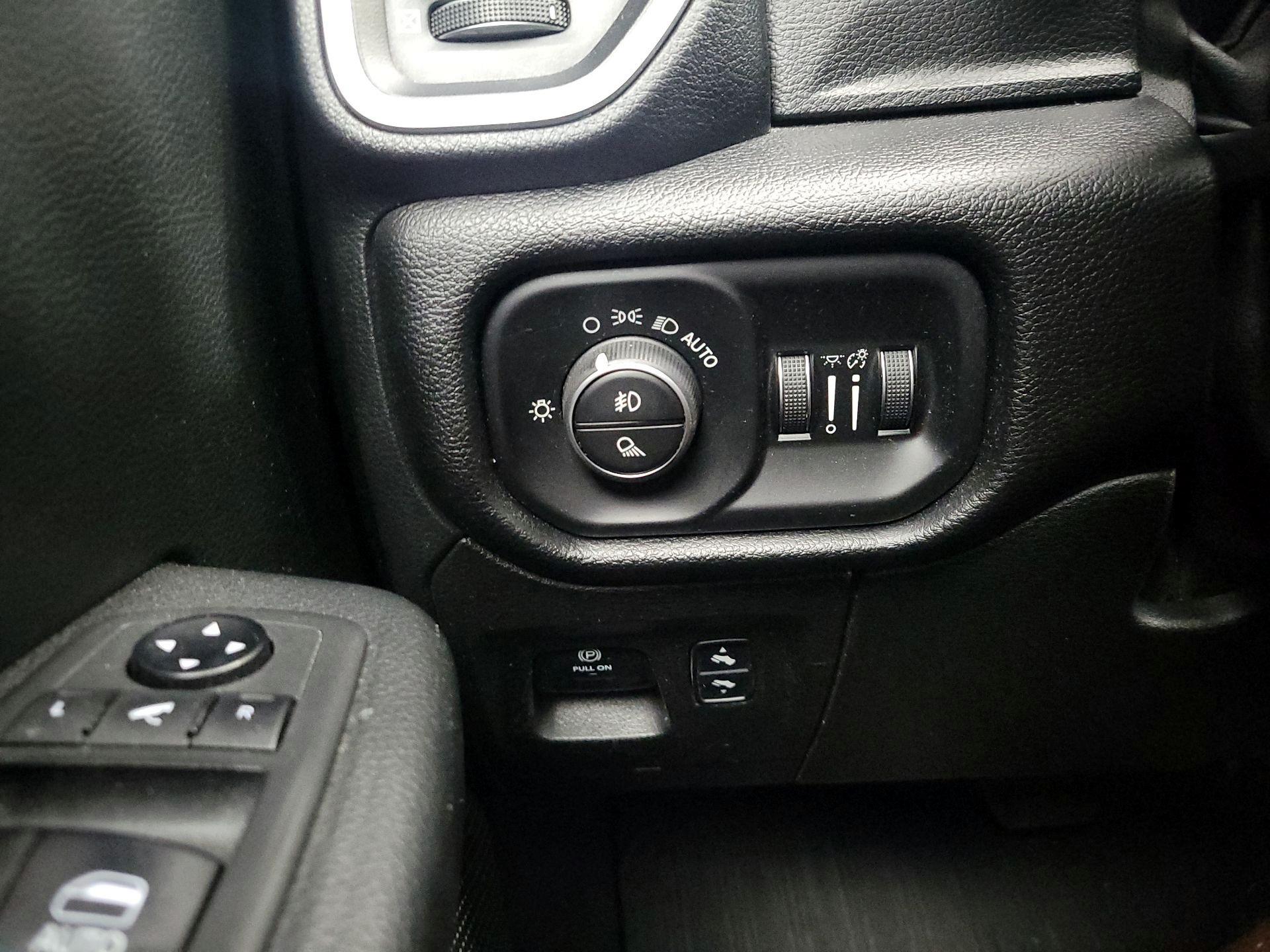 Thumbnail: 2019 RAM 1500 - 13