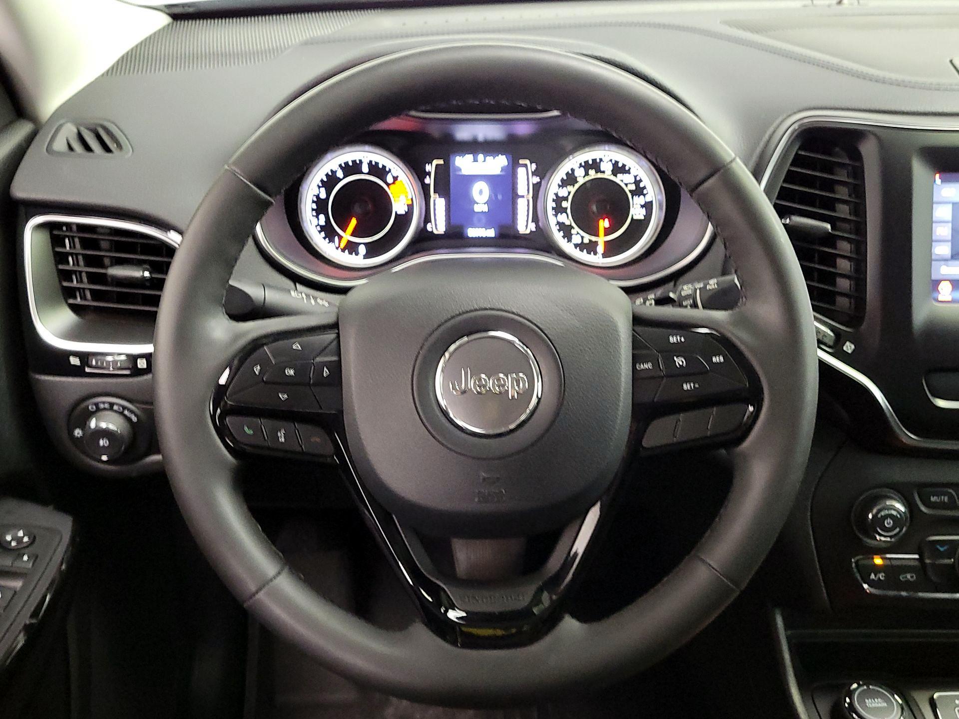 Thumbnail: 2021 Jeep Cherokee - 10