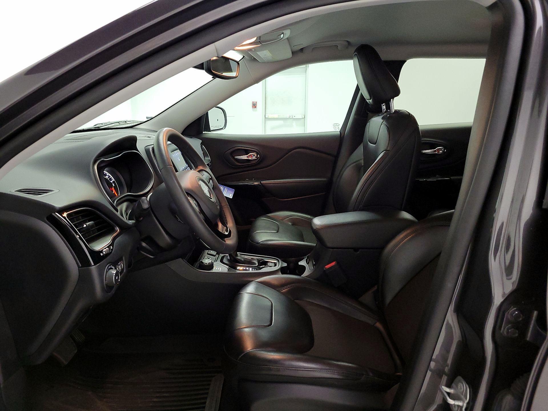 Thumbnail: 2021 Jeep Cherokee - 11