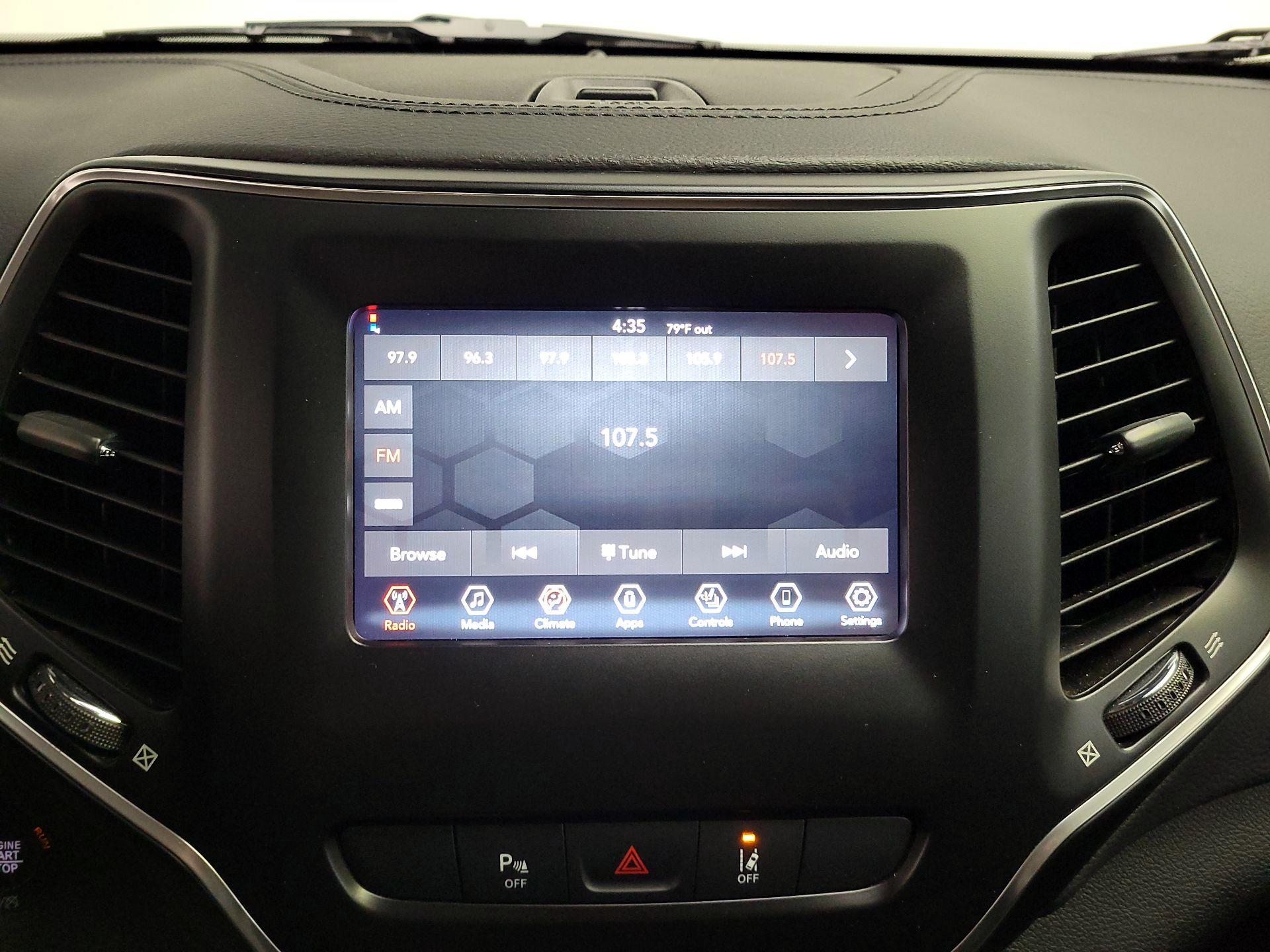 Thumbnail: 2021 Jeep Cherokee - 15