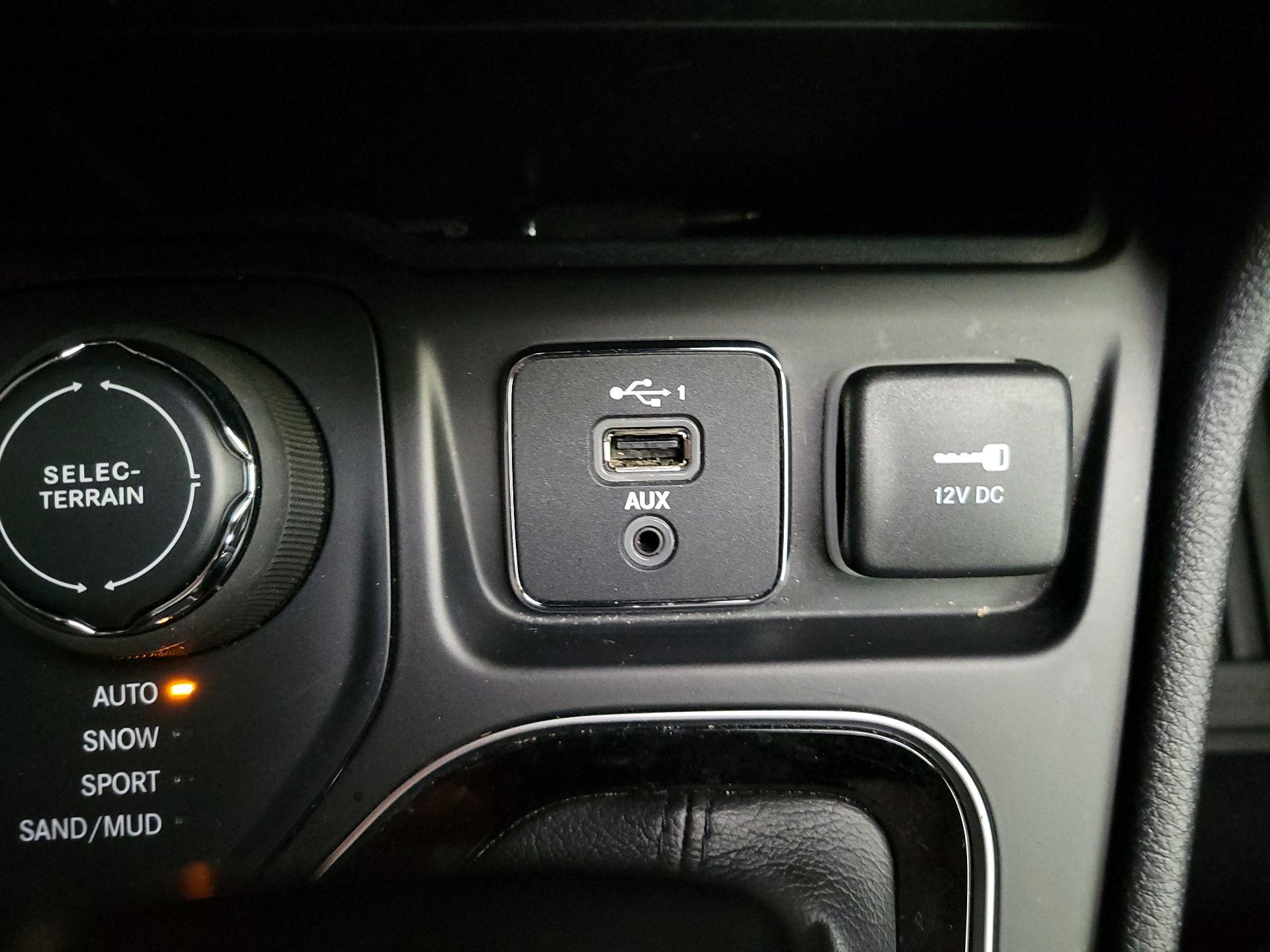 Thumbnail: 2021 Jeep Cherokee - 18