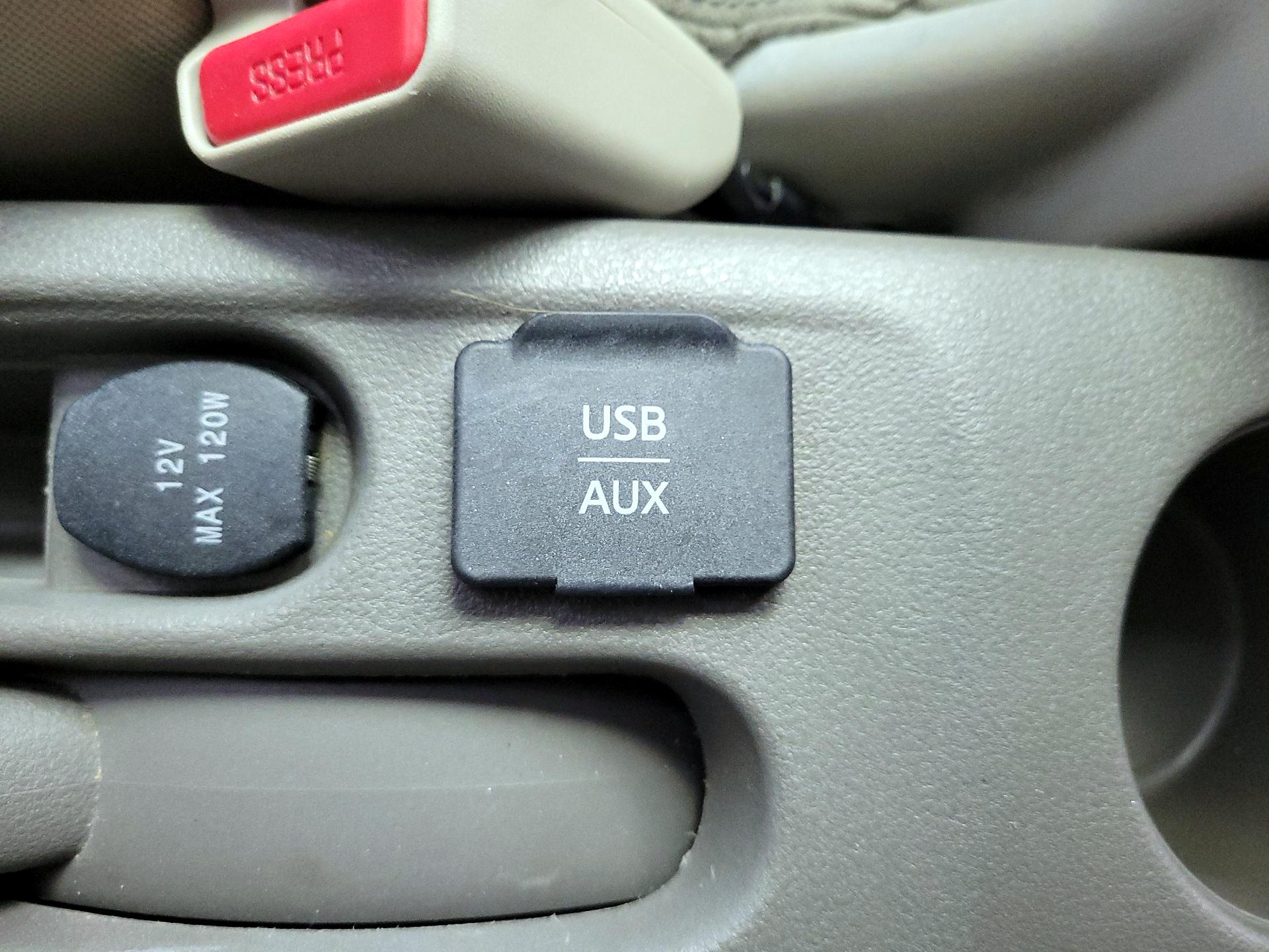 Thumbnail: 2014 Nissan Versa - 19