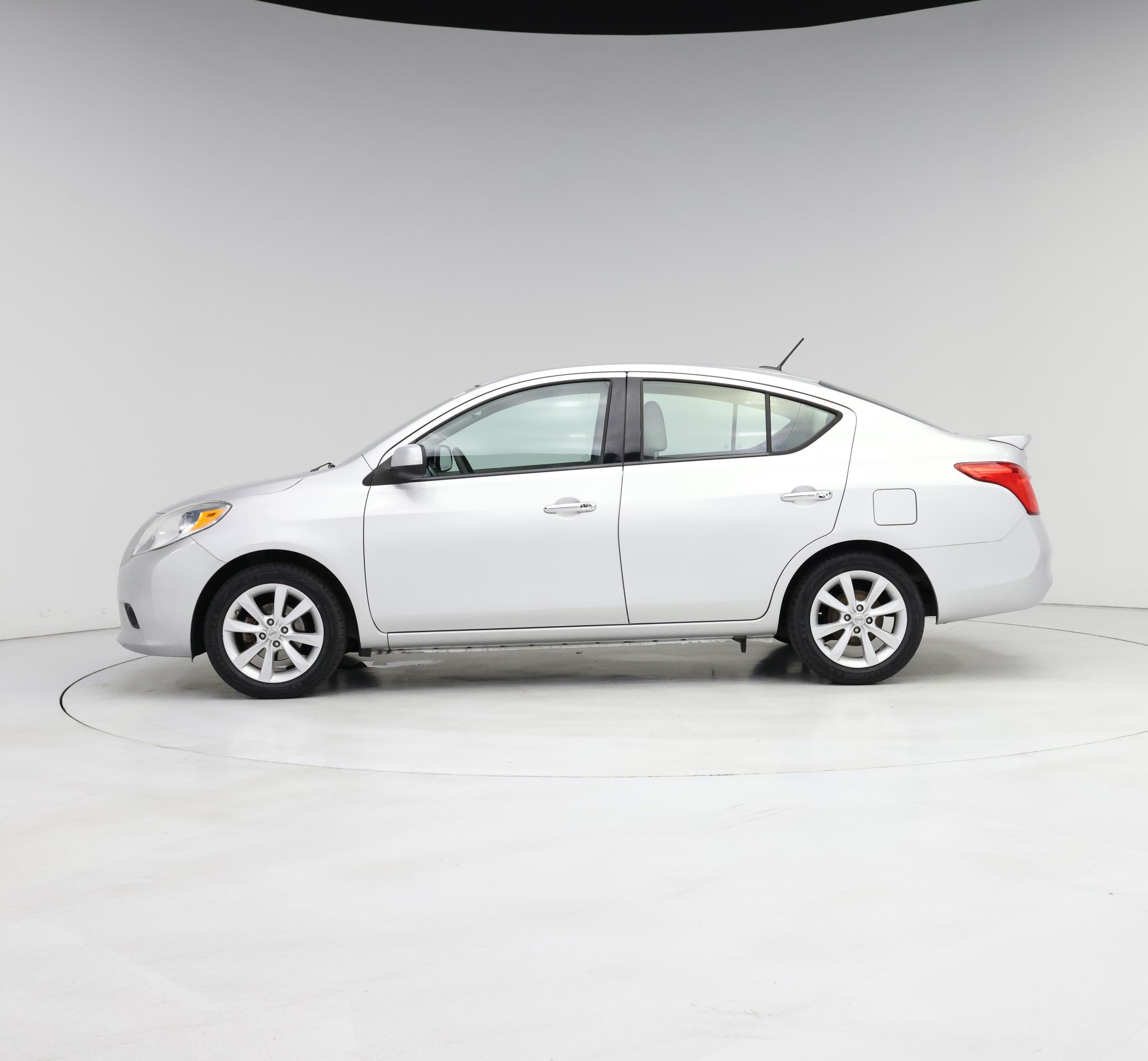 Thumbnail: 2014 Nissan Versa - 3