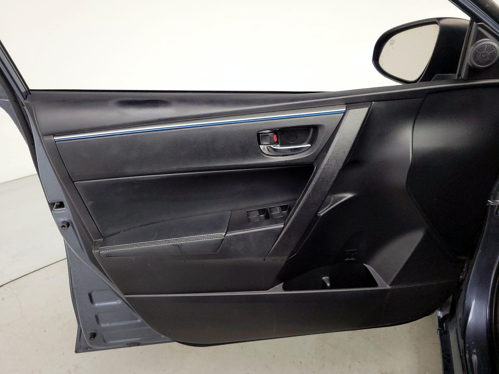 Thumbnail: 2016 Toyota Corolla - 12