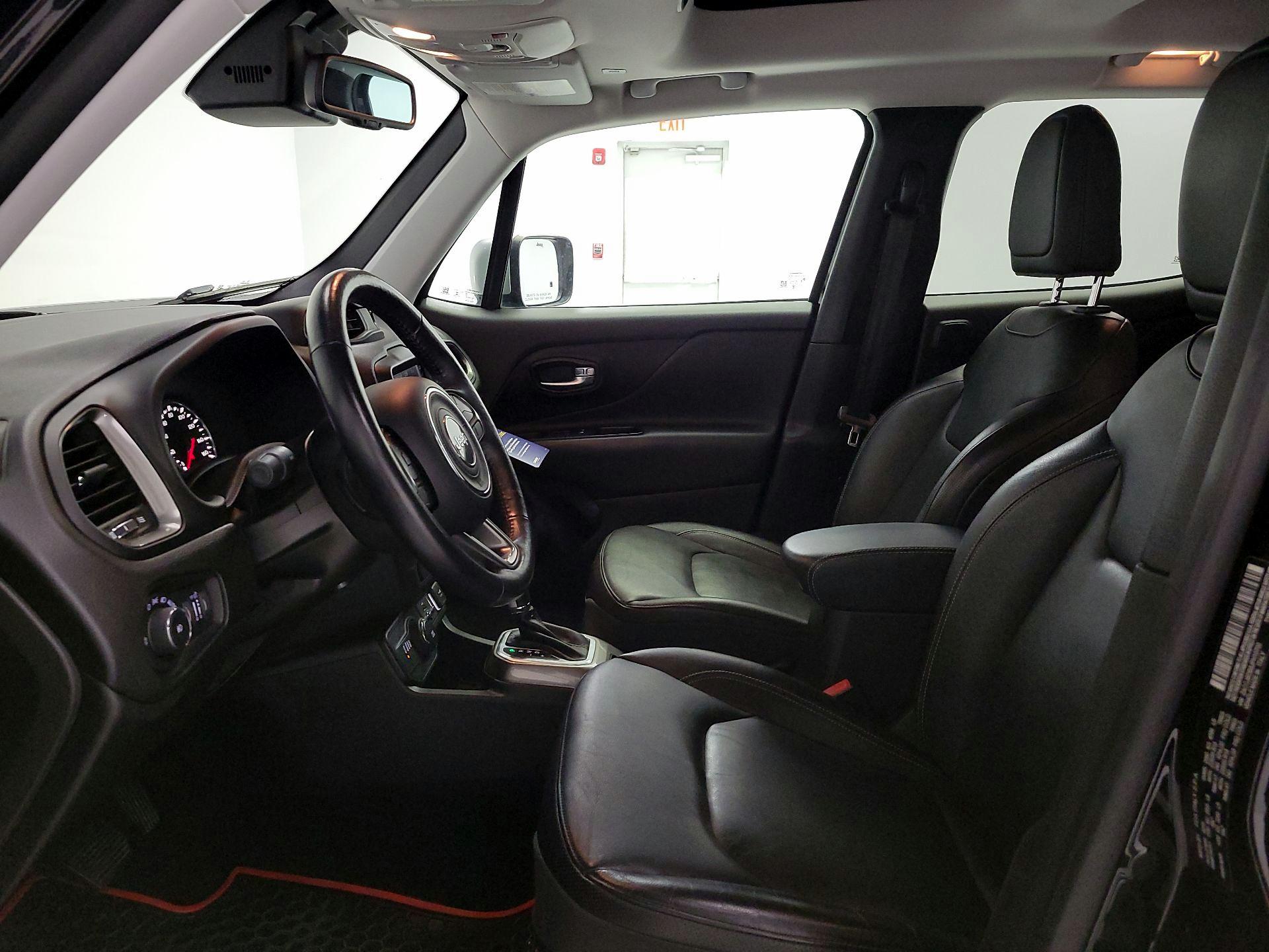 Thumbnail: 2018 Jeep Renegade - 11
