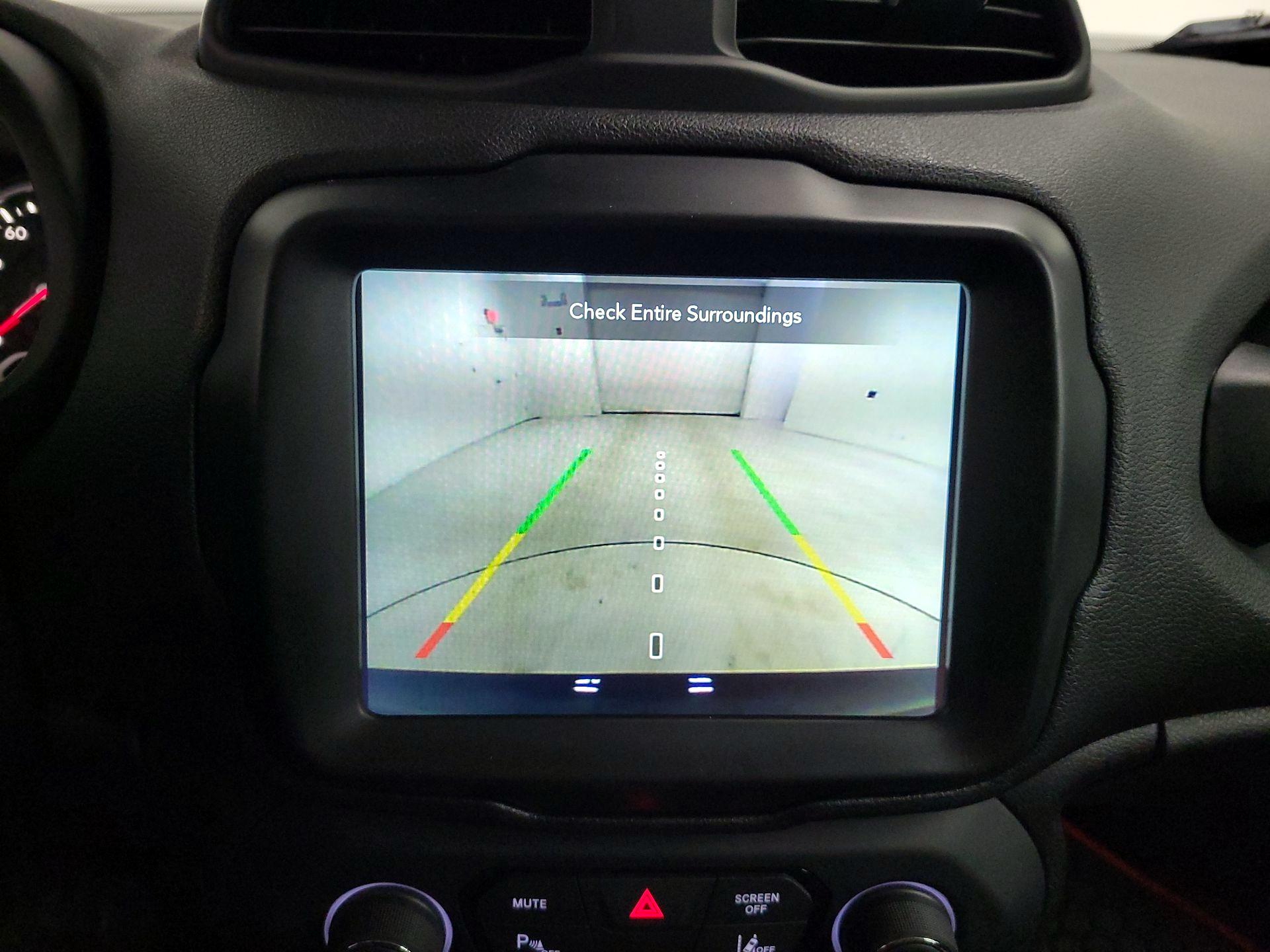 Thumbnail: 2018 Jeep Renegade - 15