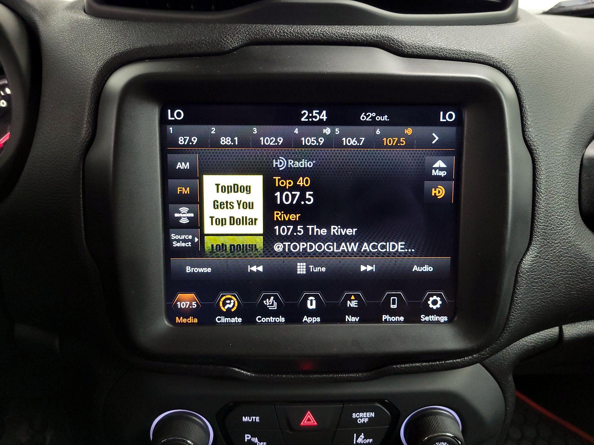 Thumbnail: 2018 Jeep Renegade - 16