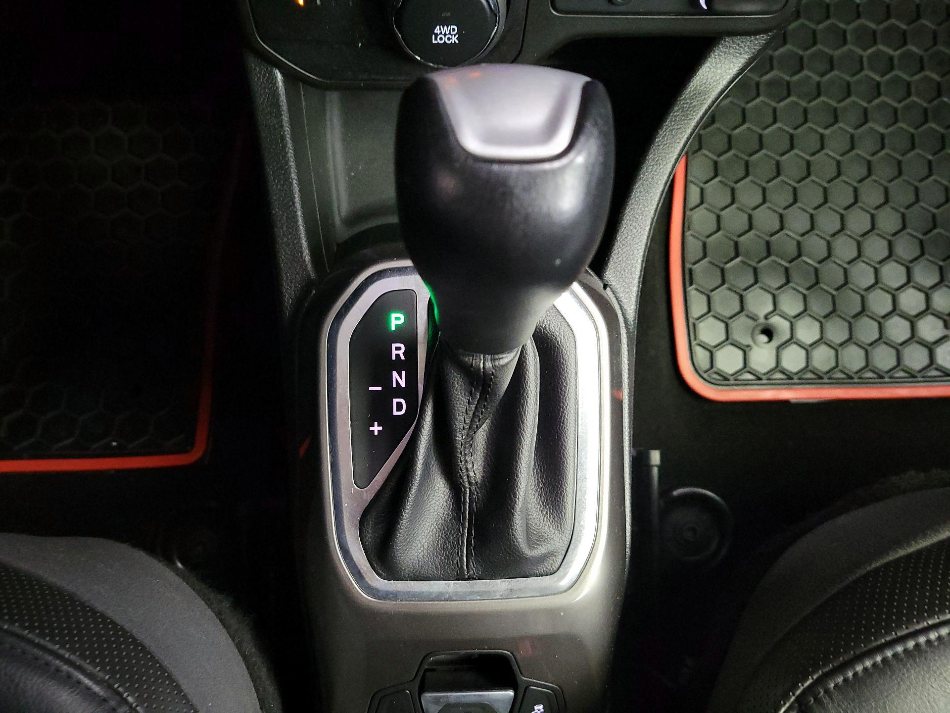 Thumbnail: 2018 Jeep Renegade - 18