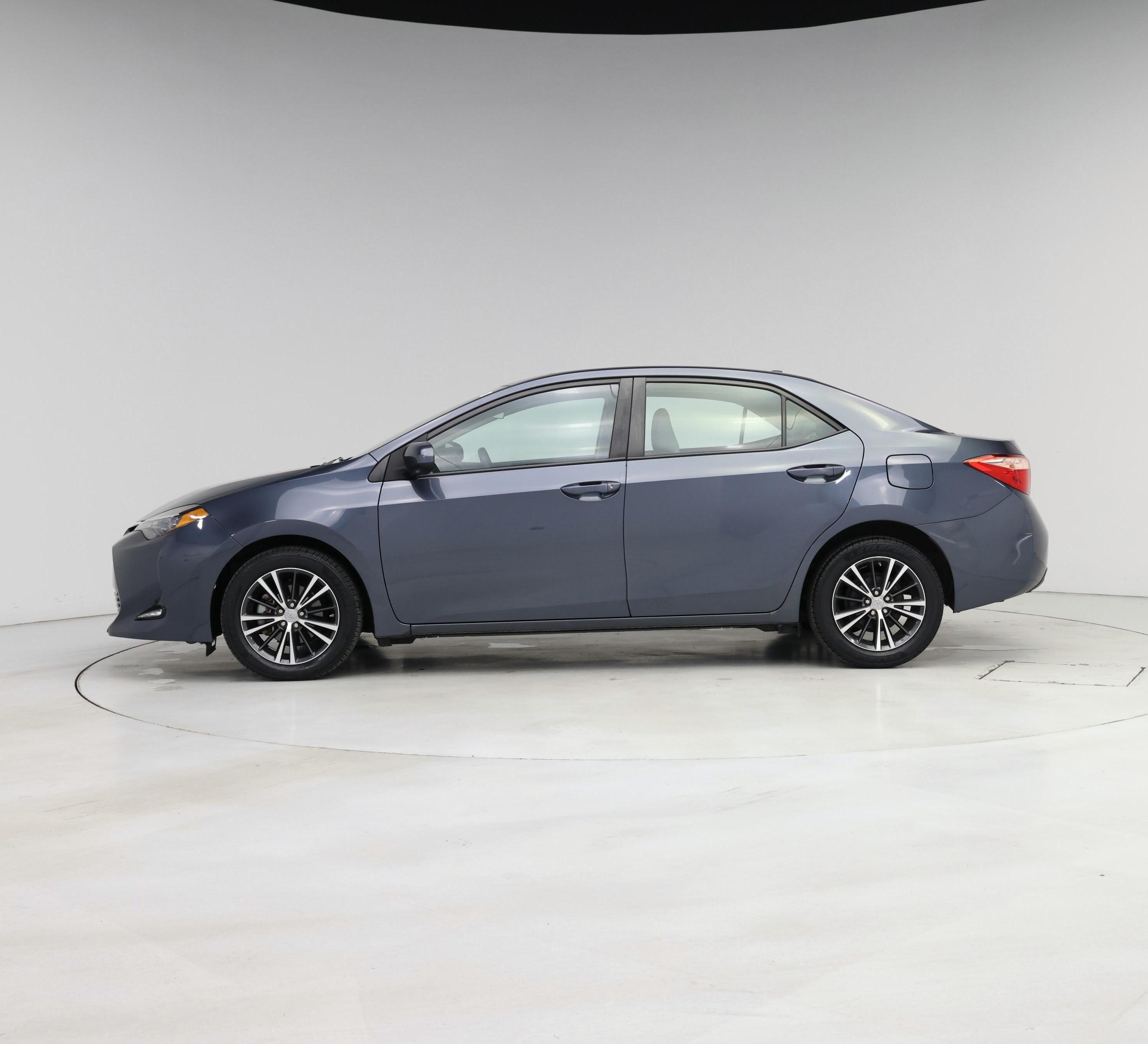 Thumbnail: 2018 Toyota Corolla - 3