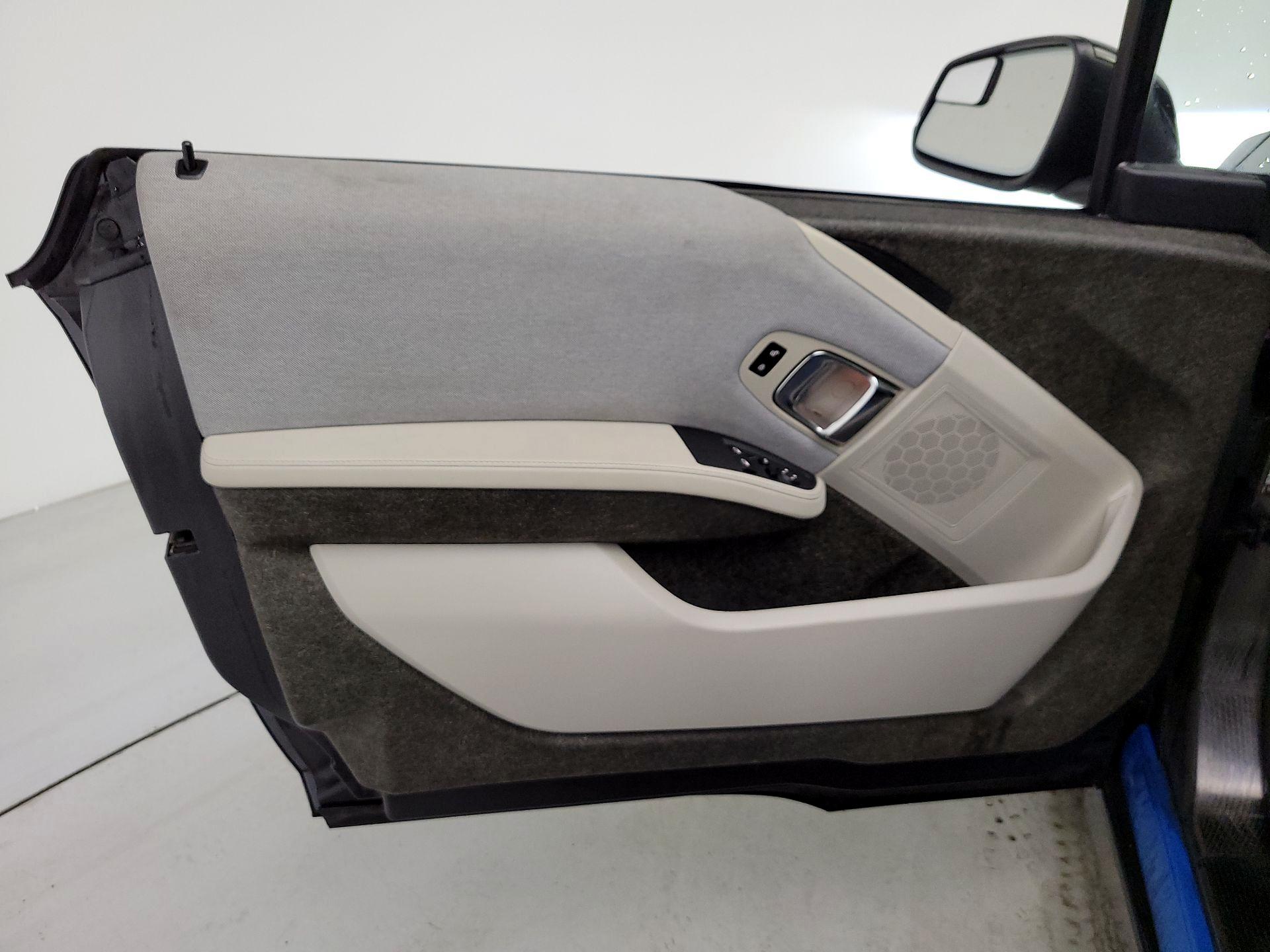 Thumbnail: 2018 BMW i3 - 12