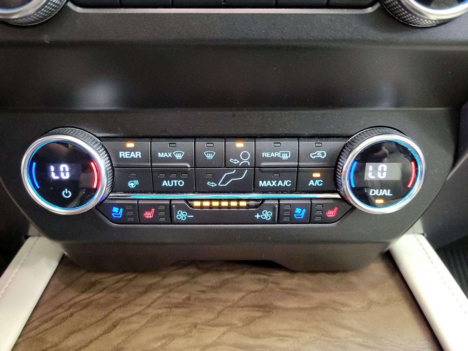 Thumbnail: 2019 Ford Expedition - 17