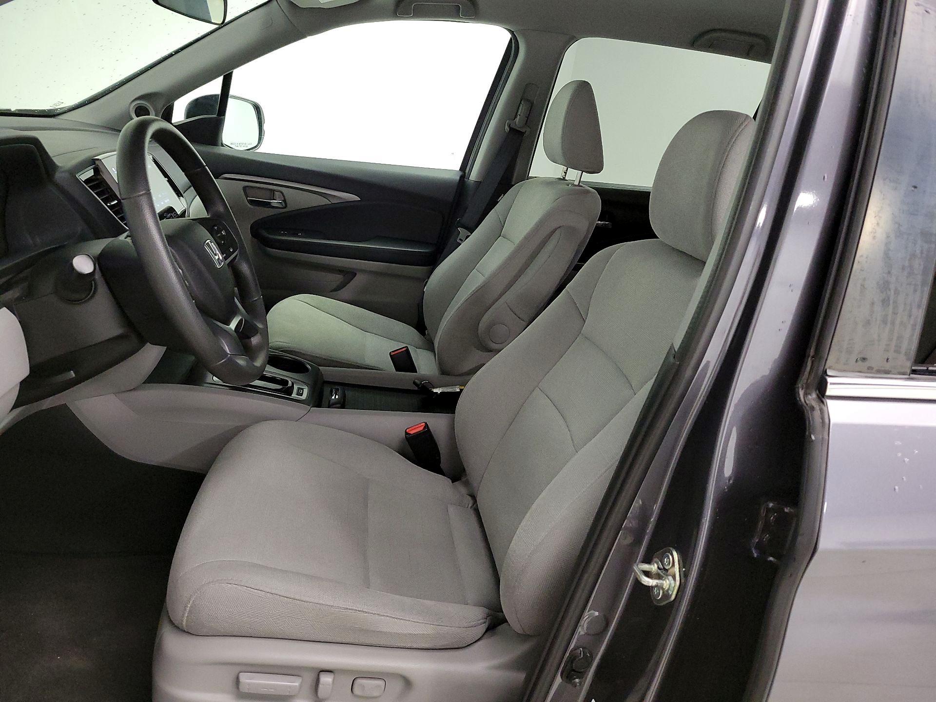 Thumbnail: 2019 Honda Pilot - 11