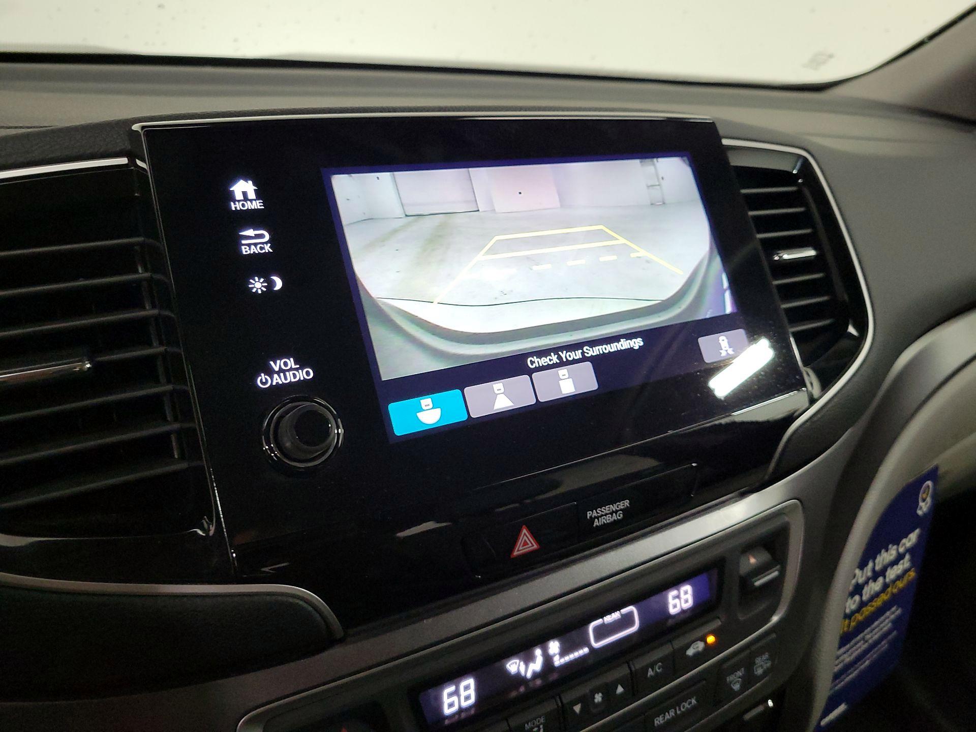 Thumbnail: 2019 Honda Pilot - 14