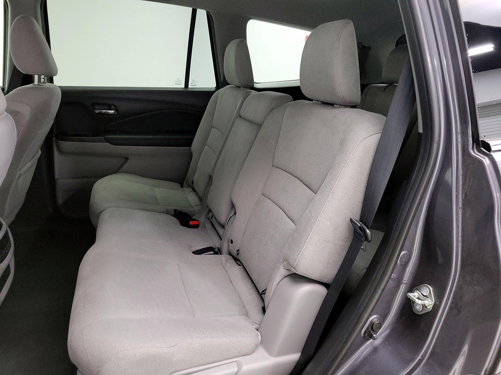 Thumbnail: 2019 Honda Pilot - 19