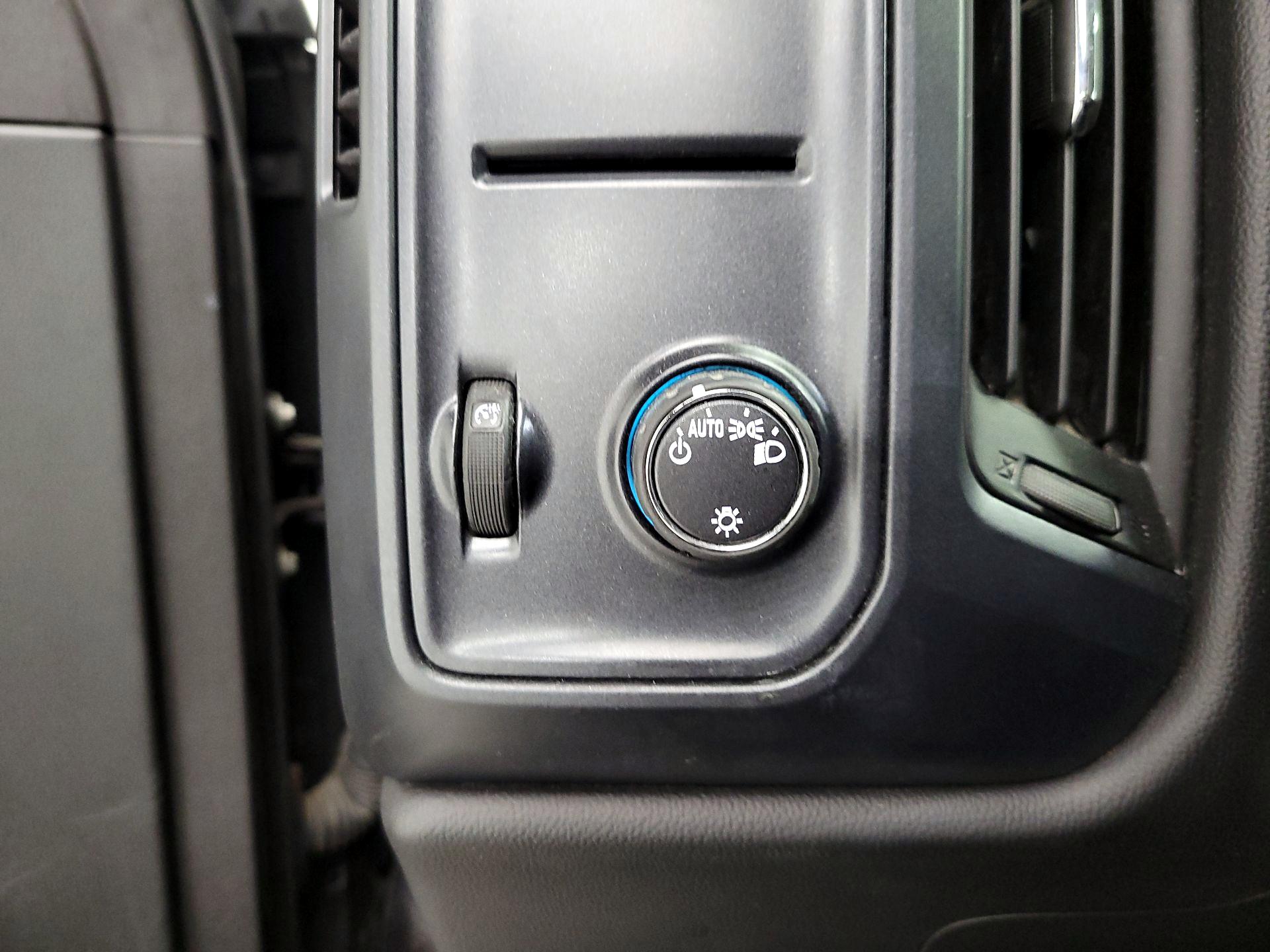 Thumbnail: 2015 Chevrolet Silverado 1500 - 14