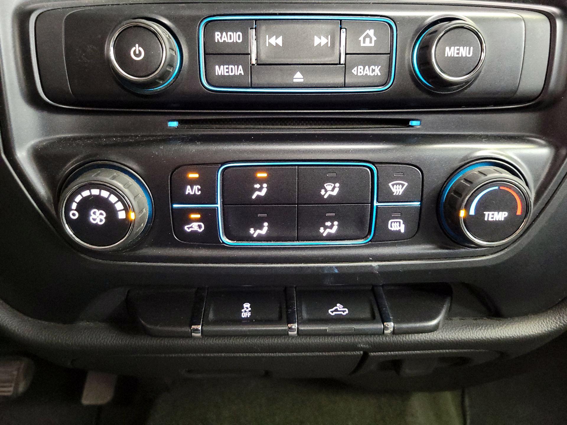 Thumbnail: 2015 Chevrolet Silverado 1500 - 16