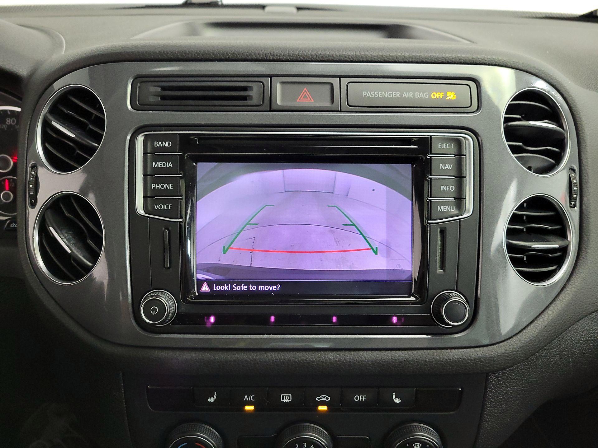 Thumbnail: 2016 Volkswagen Tiguan - 15