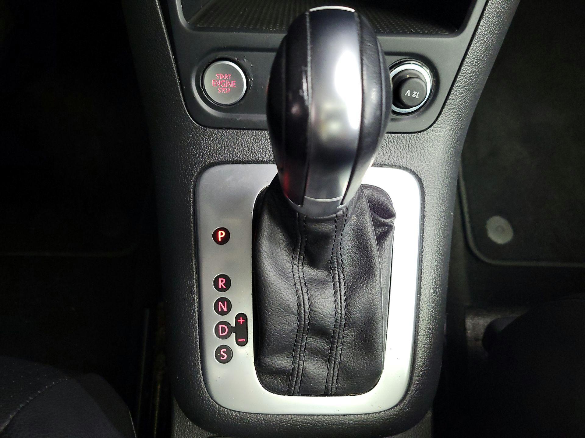 Thumbnail: 2016 Volkswagen Tiguan - 18